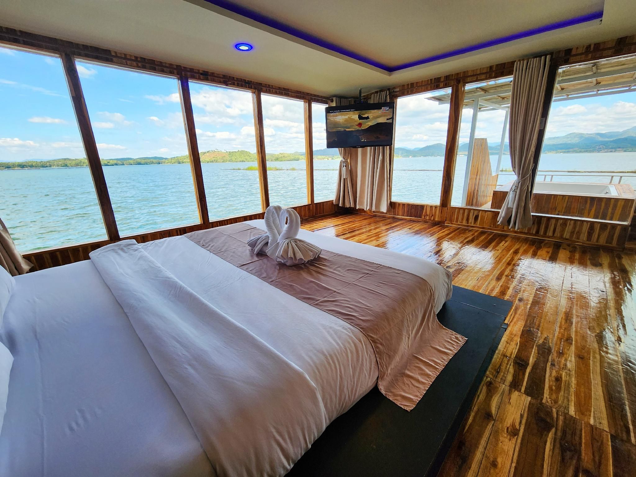 Suite with Spa Bath