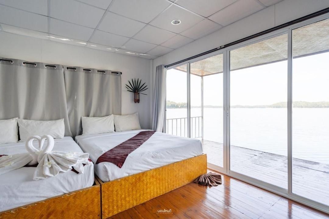 Quadruple Room with Lake View
