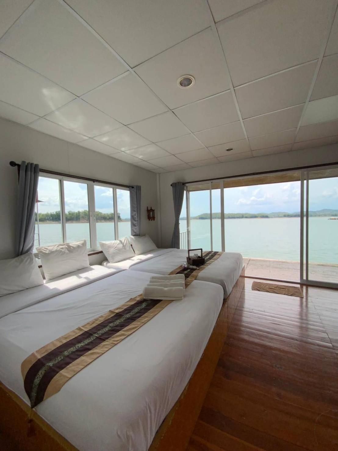 Quadruple Room with Lake View