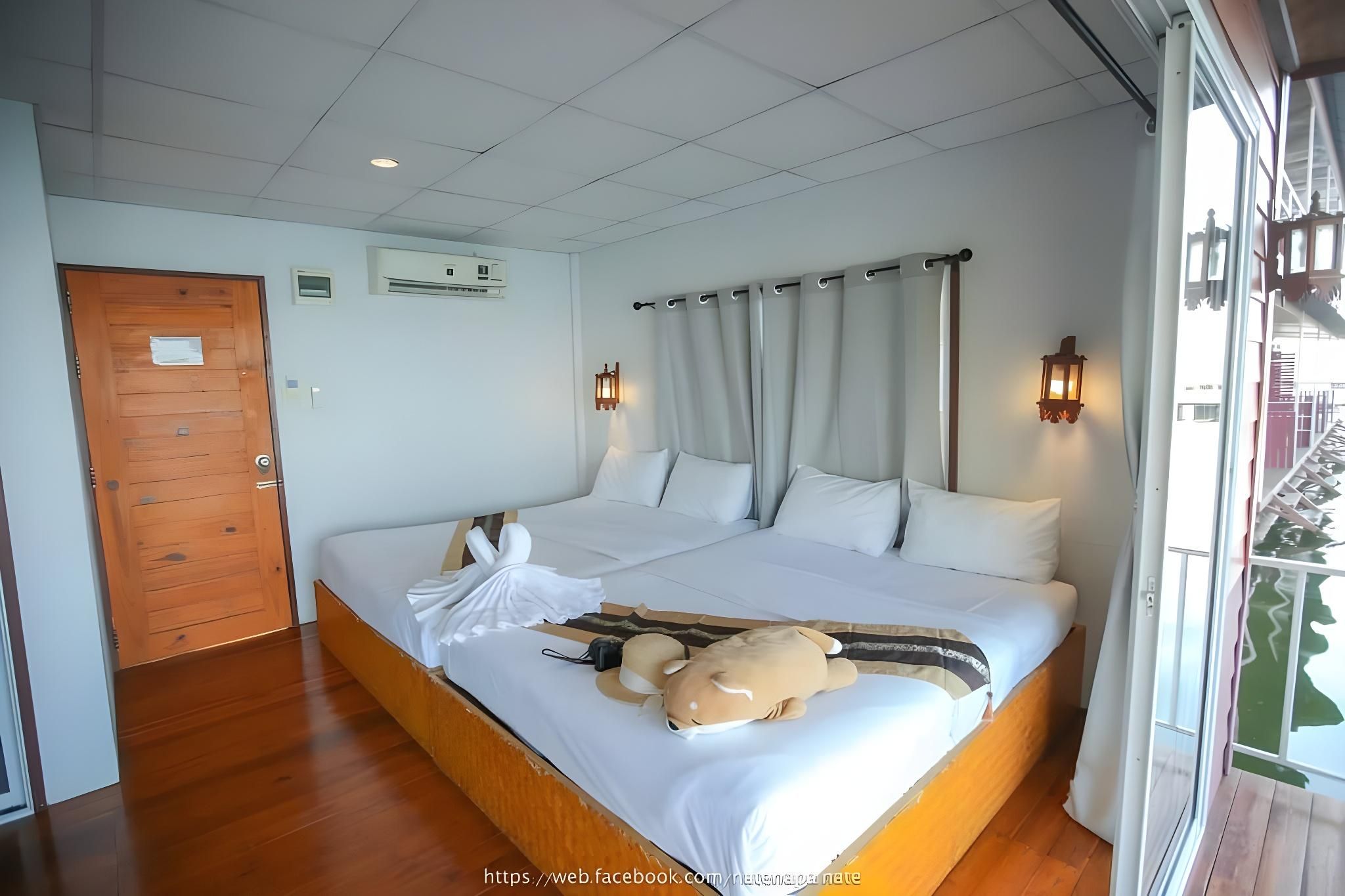 Superior Deluxe Queen Room