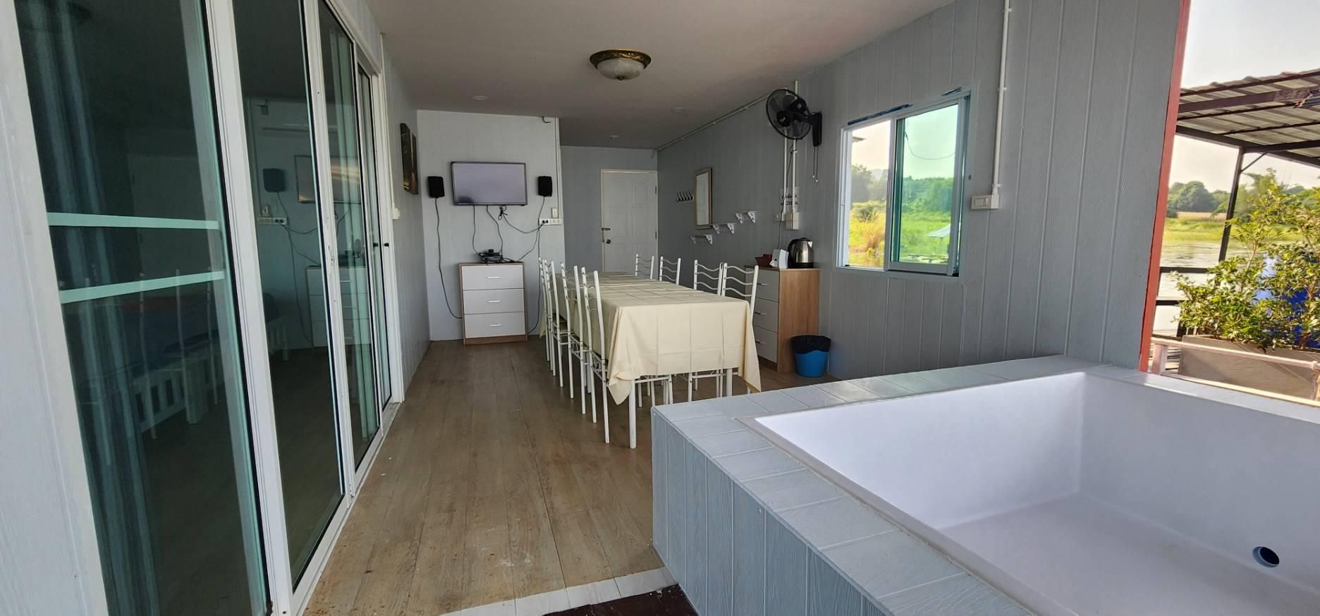 Chomtawan Raft Lake View Suite 3