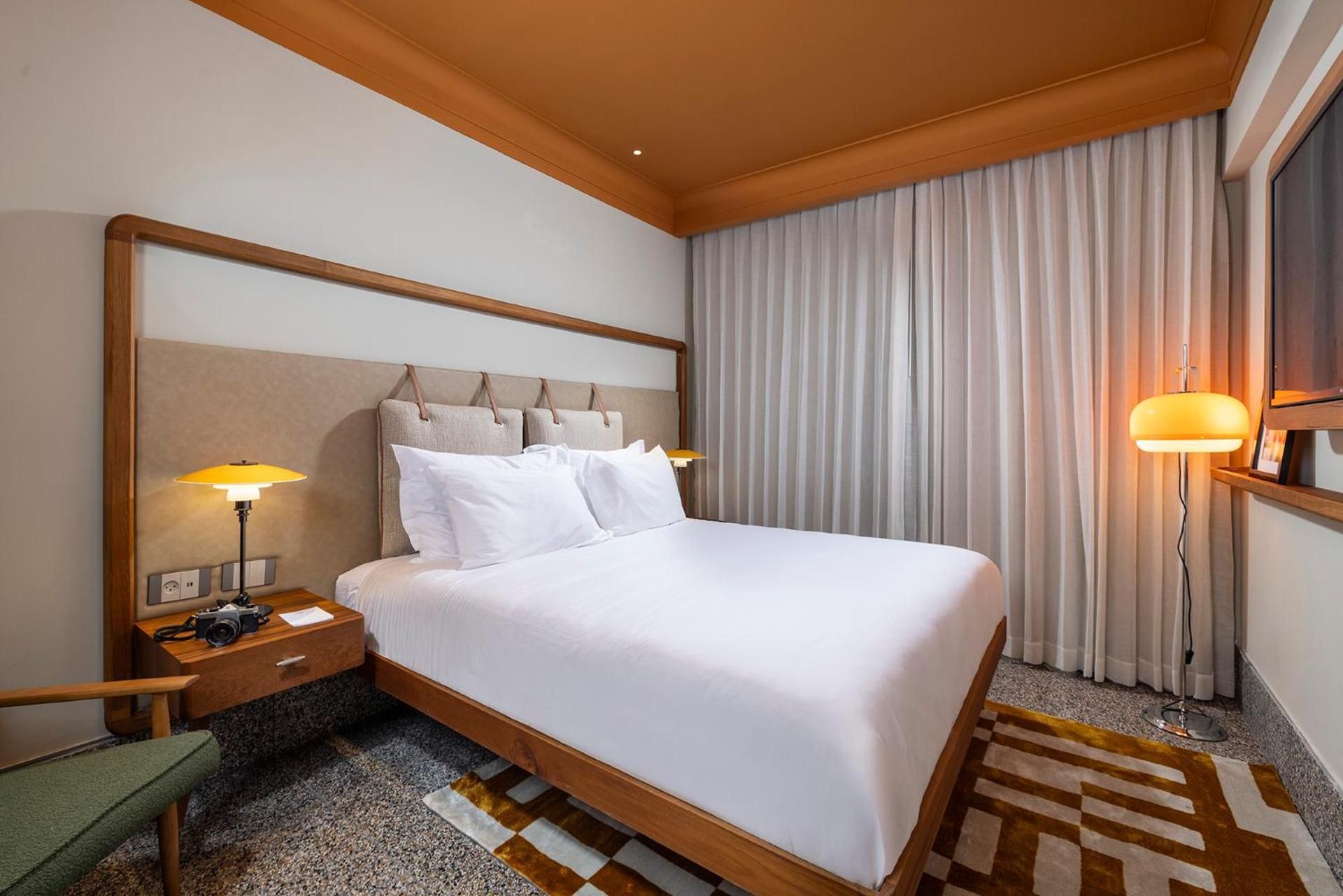 Deluxe Double or Twin Room with City View