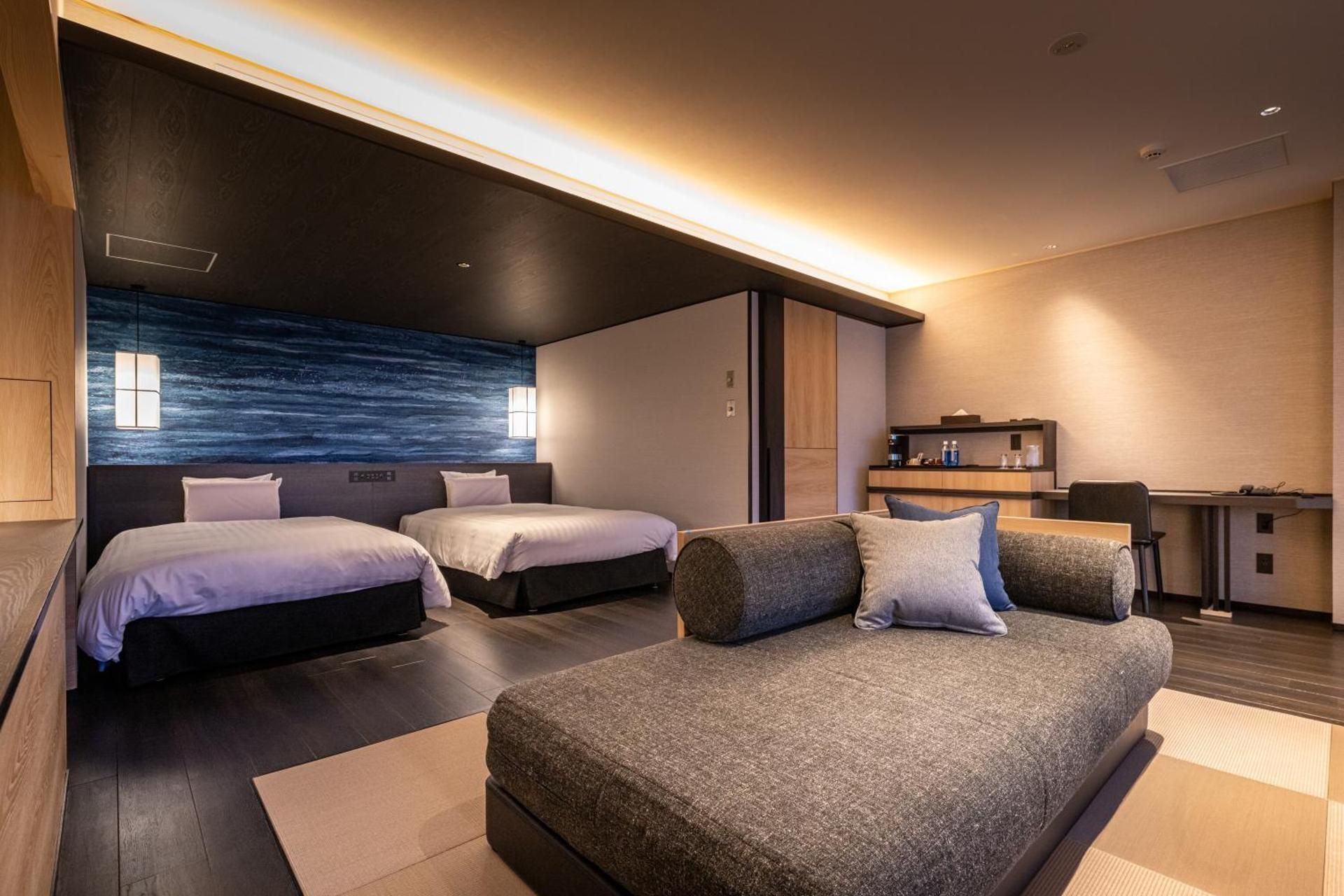 Premium Deluxe Twin Room with Semi Open-Air Bath - Top Floor