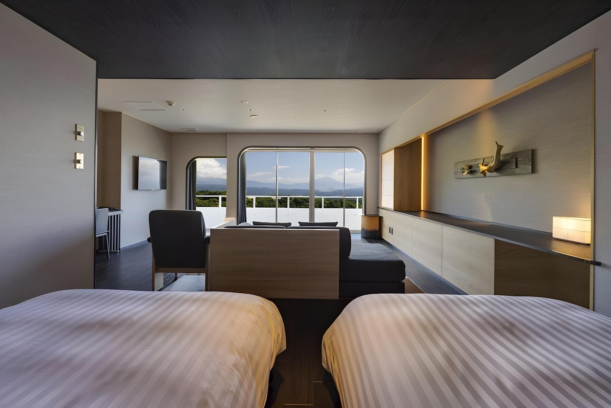 Premier Yukemuri or Deluxe Yukemuri View Twin Room with Semi-Open-Air Bath