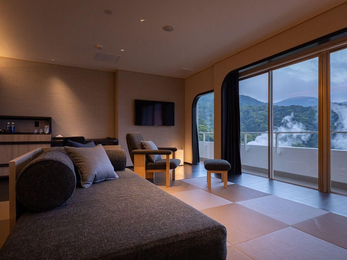 Premier Yukemuri or Deluxe Yukemuri View Twin Room with Semi-Open-Air Bath