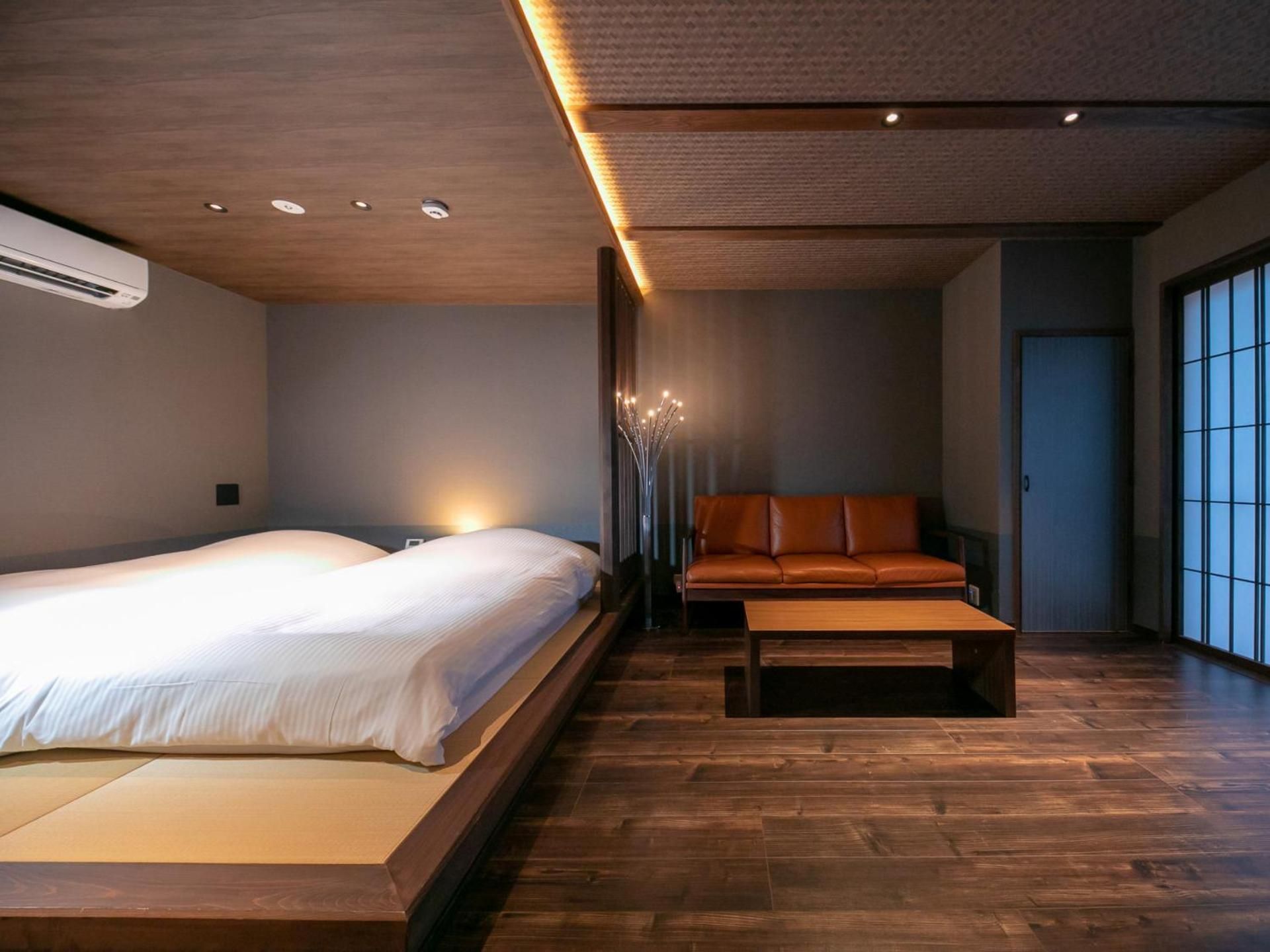 Twin Room with Private Bathroom