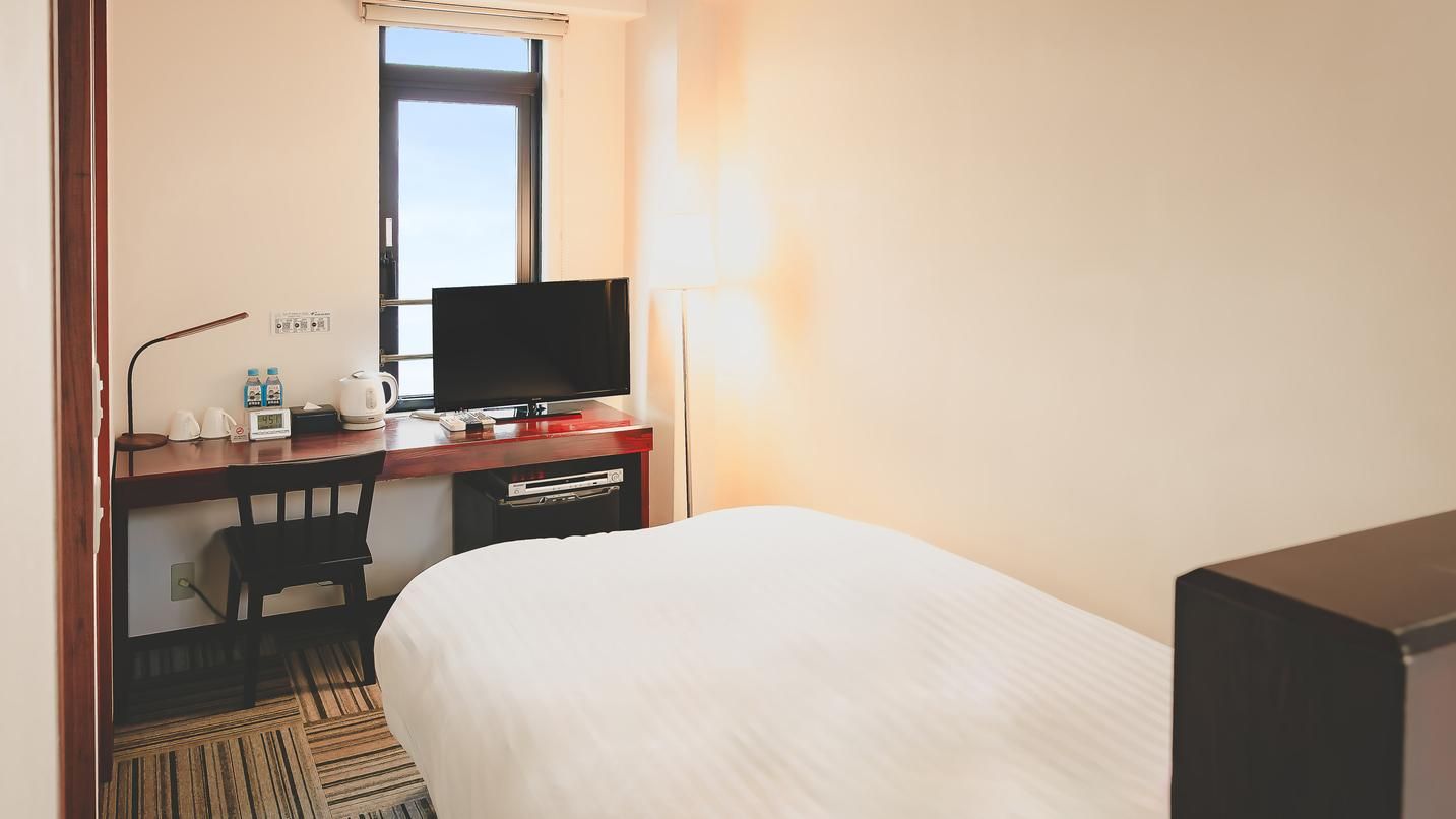 Semi Double Room - Non-Smoking