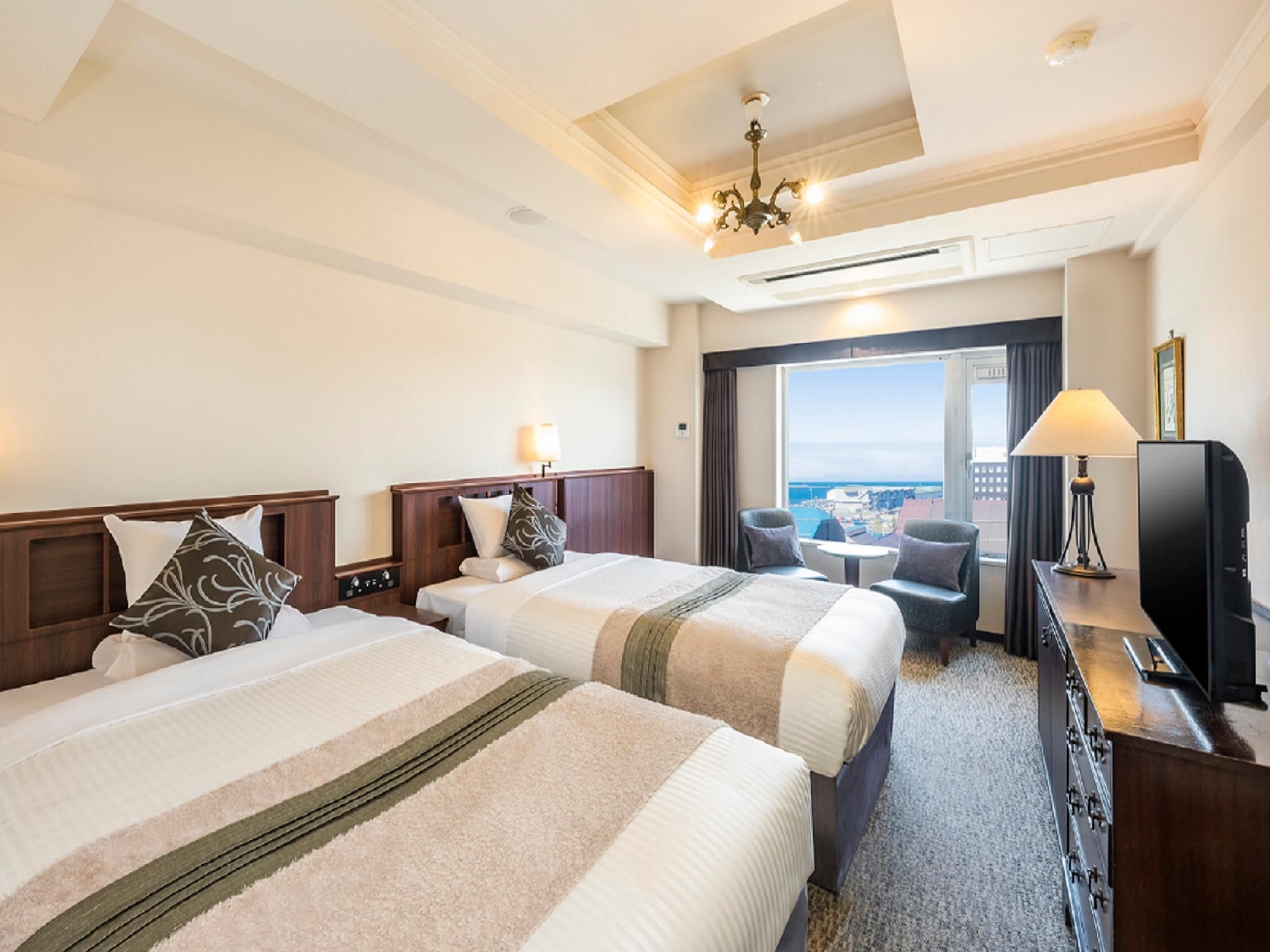 Canal View Twin Room B - Non-Smoking
