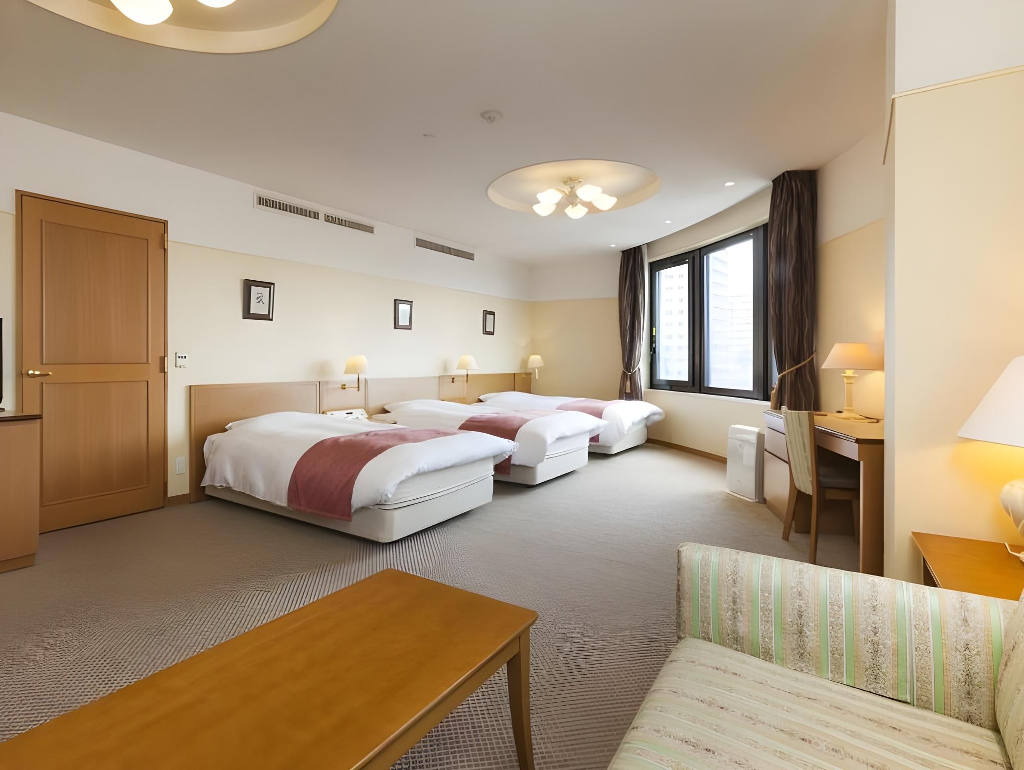 Grand Family Room for 5 People - Non-Smoking