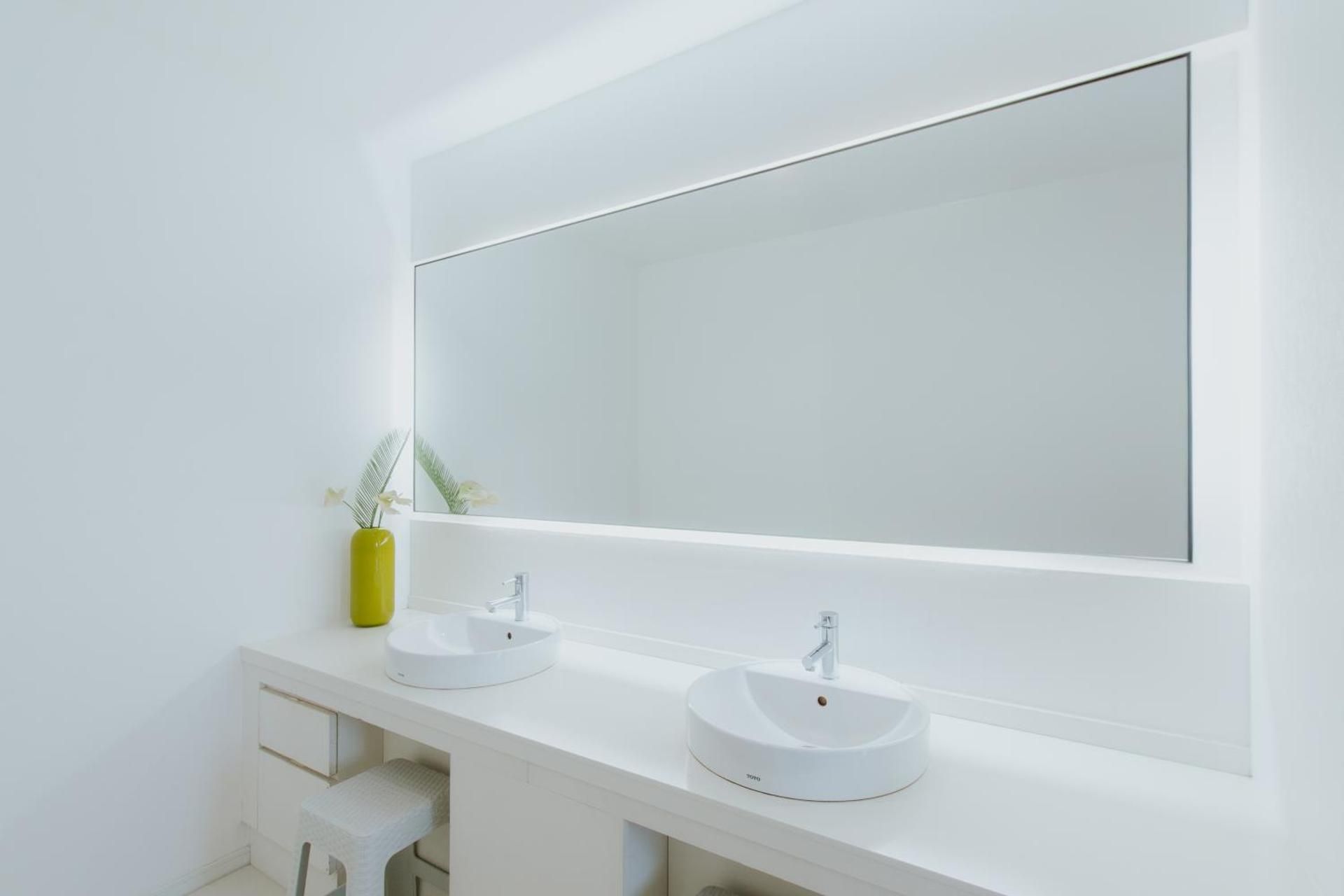 Large Double Room - Smoking