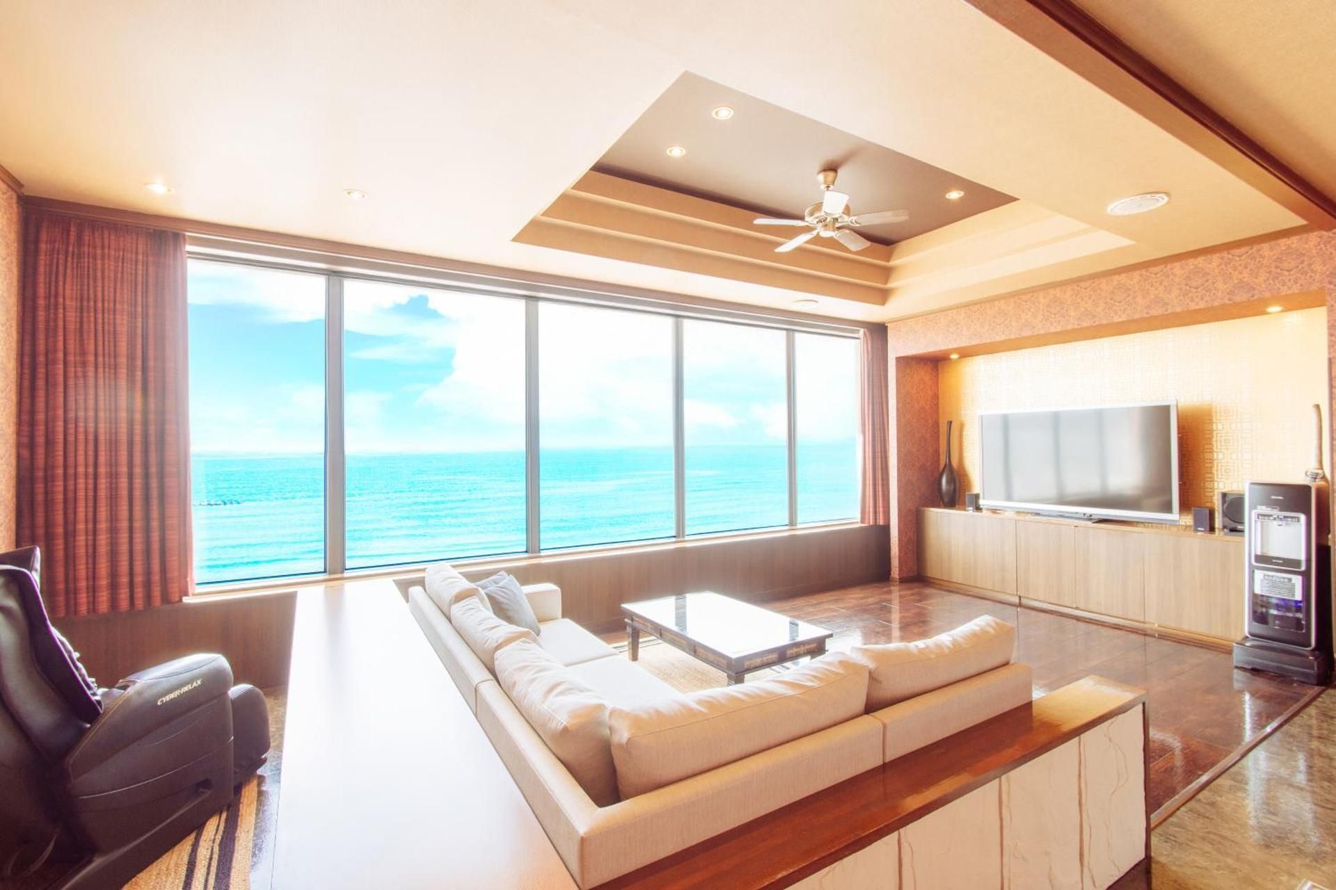 King Suite with Ocean View - Smoking