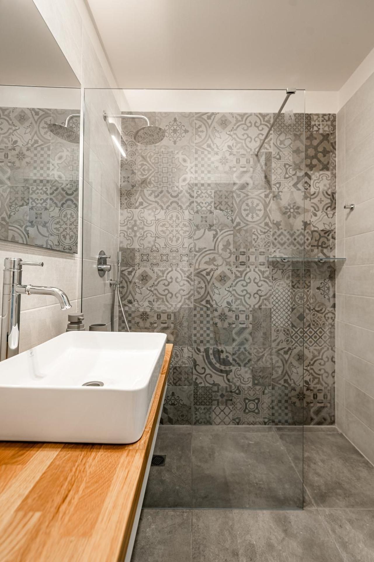 2-Bedroom Apartment with Sea View (Hayarkon 52)