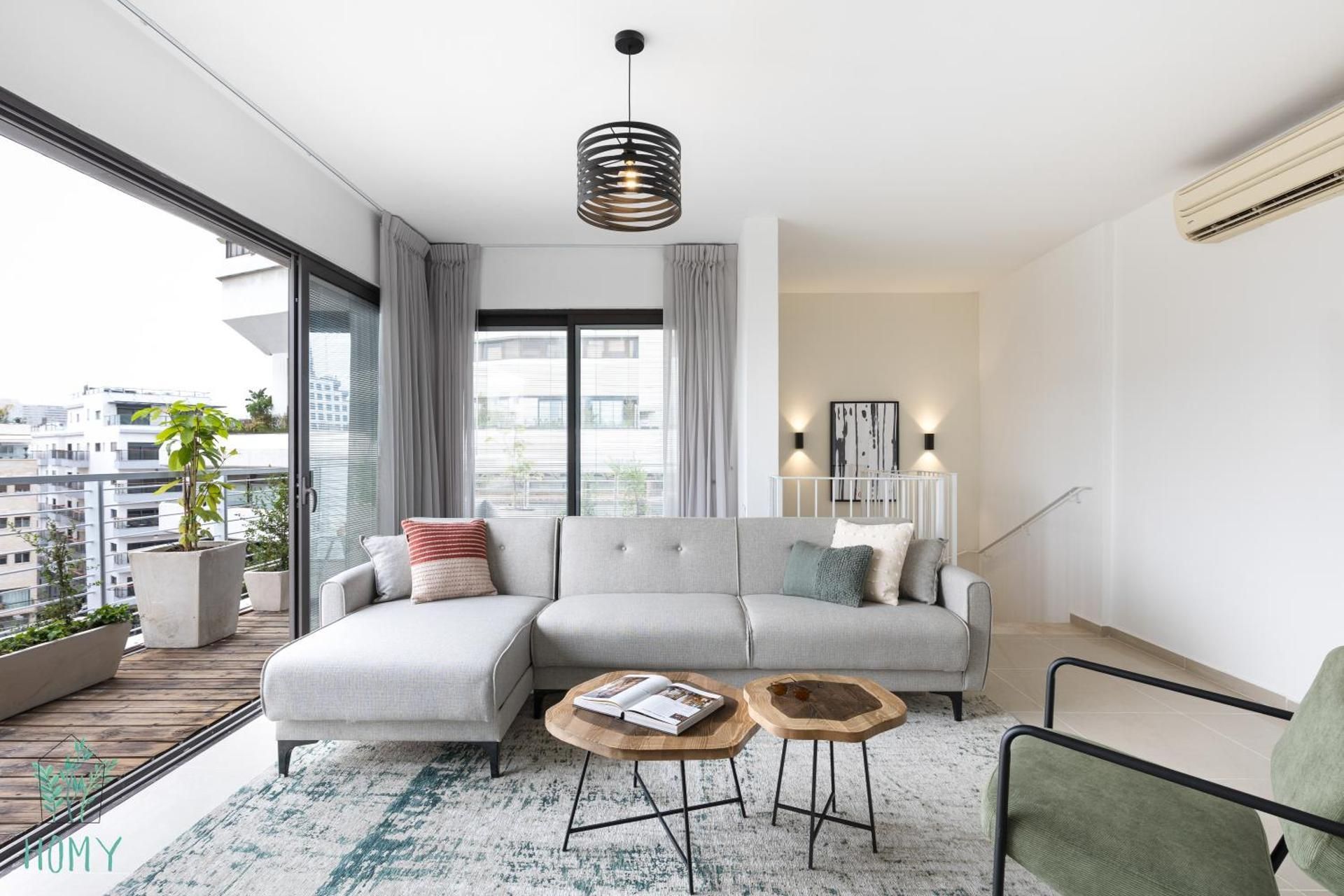 Duplex Penthouse 2BR Apartment (Ben Yehuda 4)