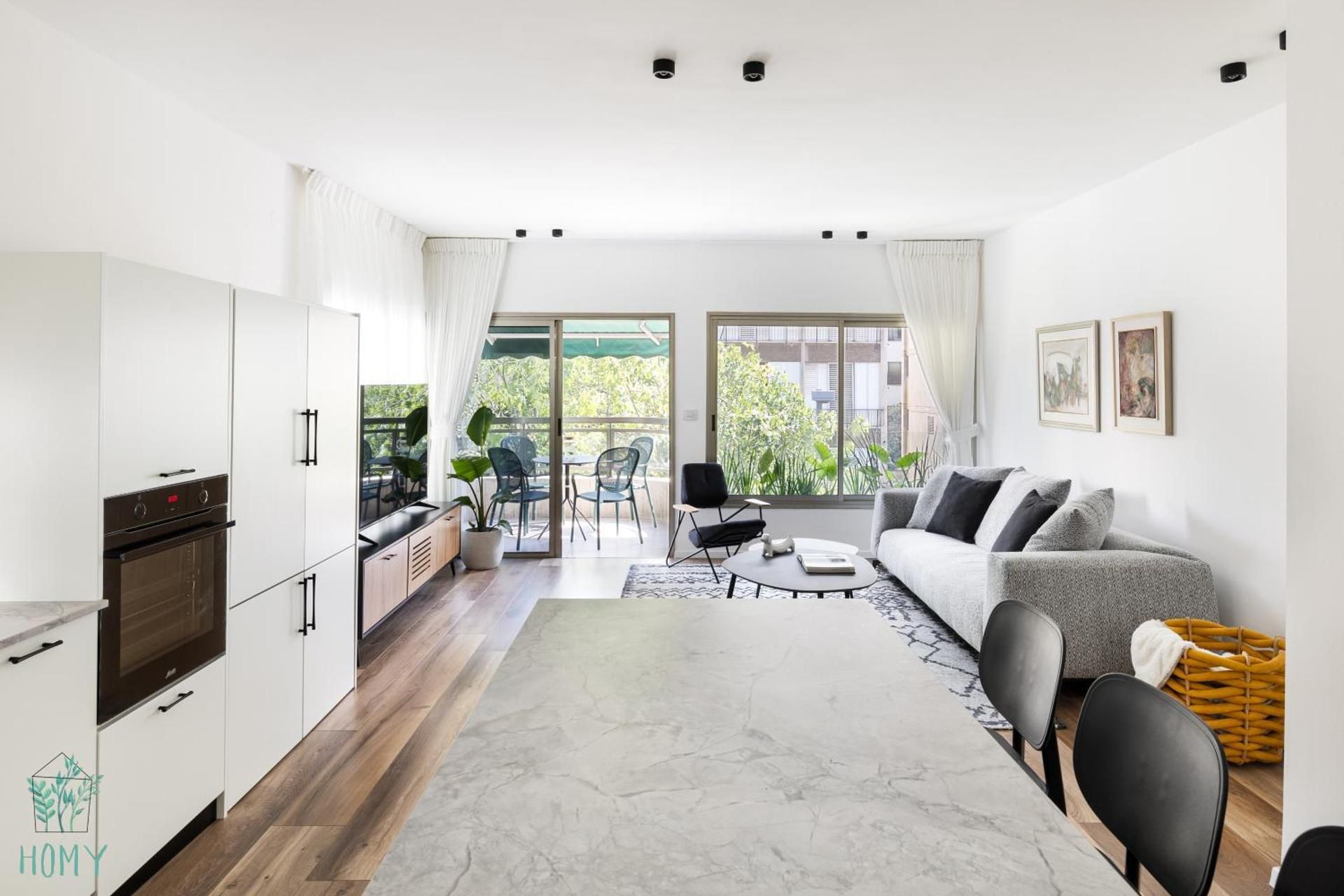 2-Bedroom Apartment With Balcony (Yona Hanavi 23)