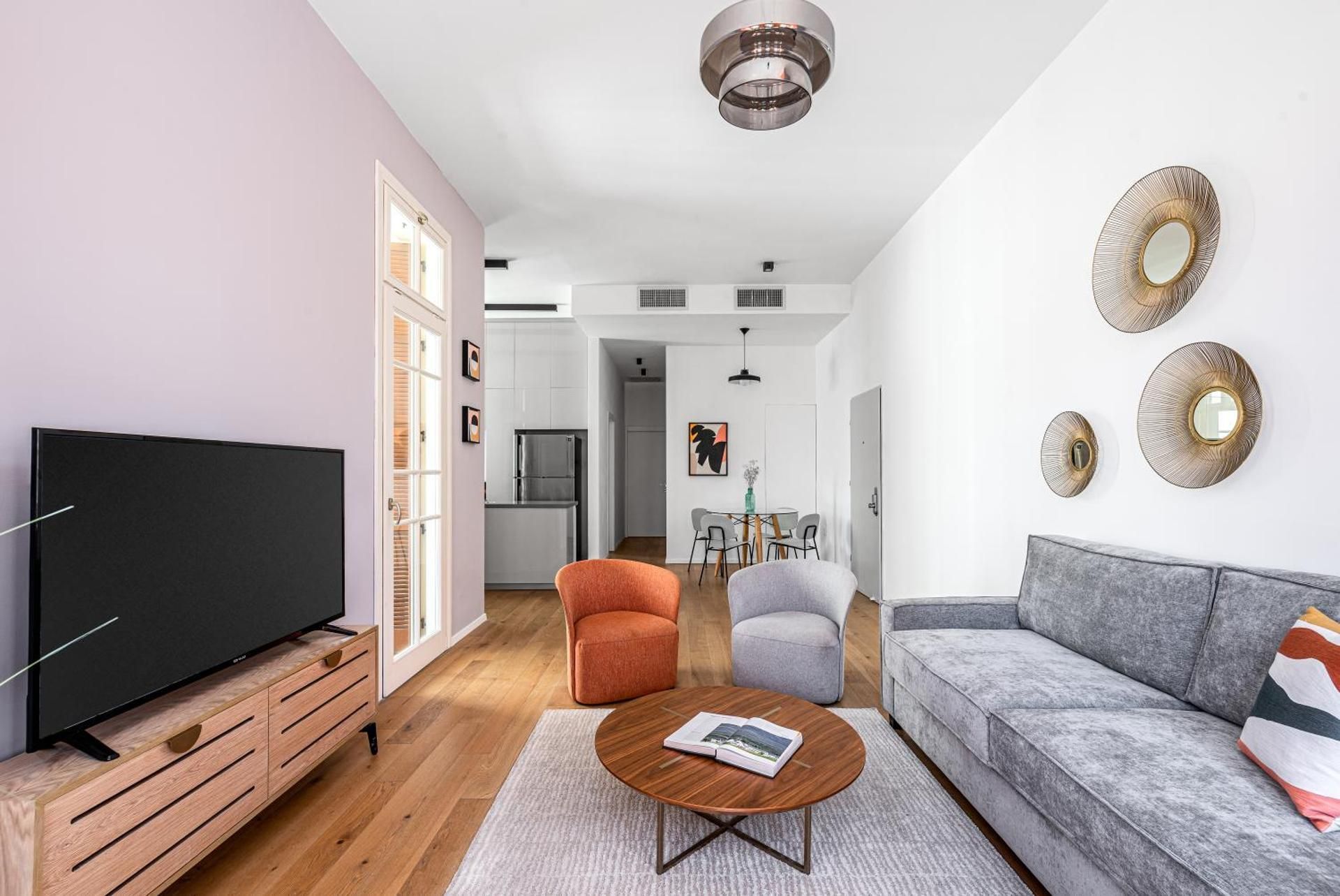 2-Bedroom Apartment With Balcony (Allenby 9)
