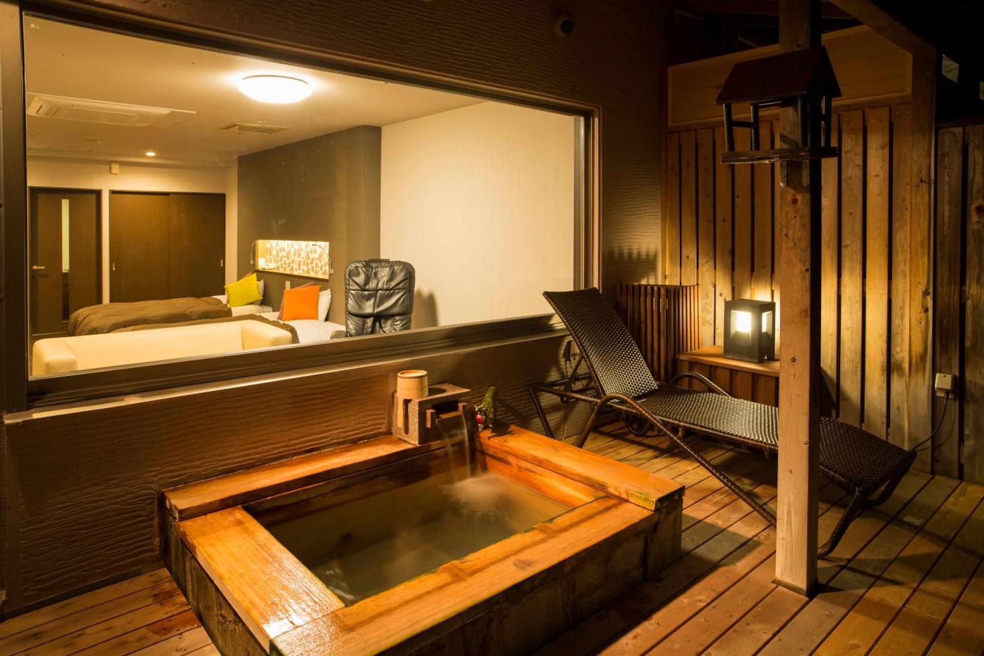 Japanese-Western Style Room with Open-Air Bath