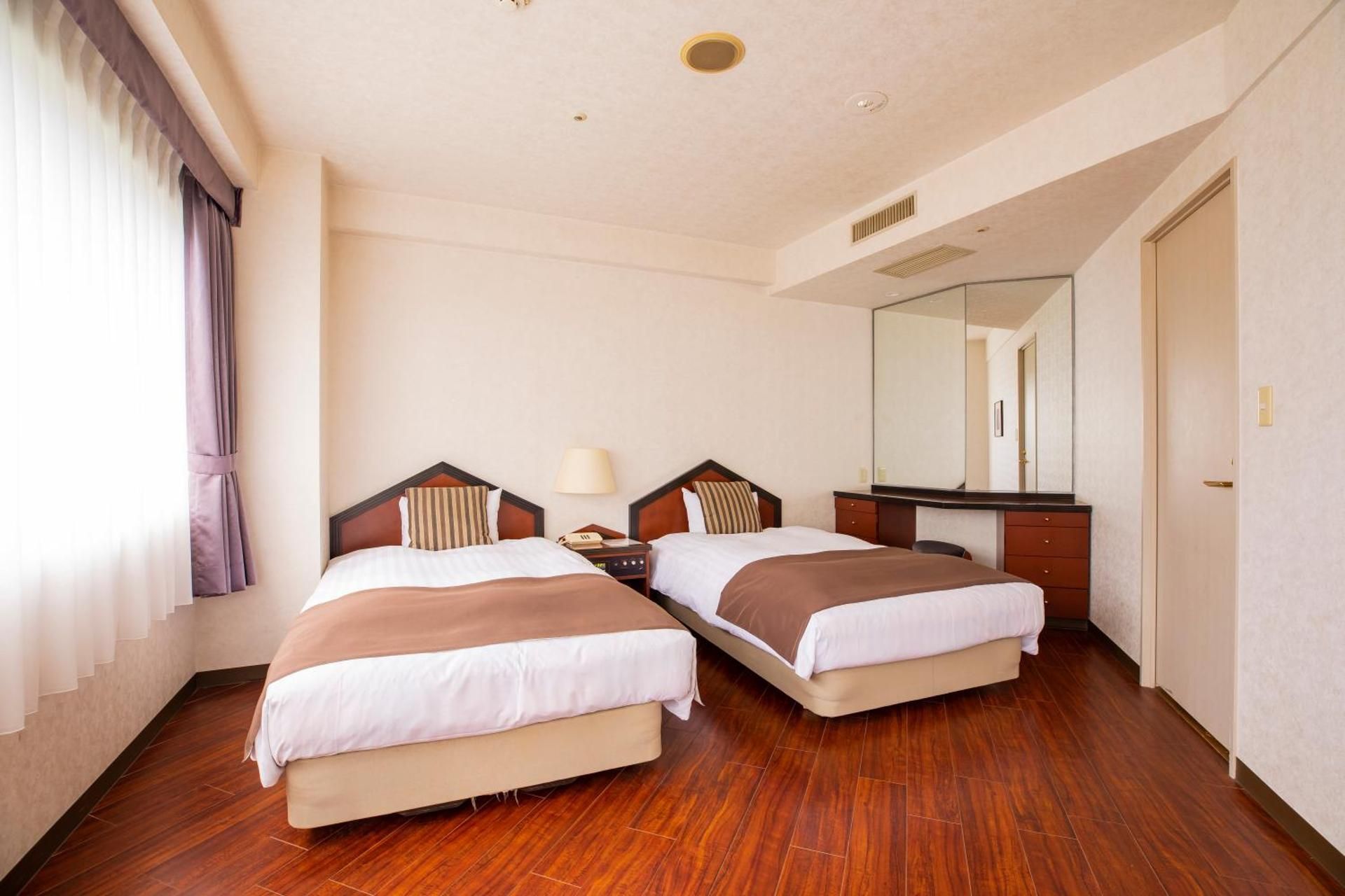 Deluxe Room - Non-Smoking