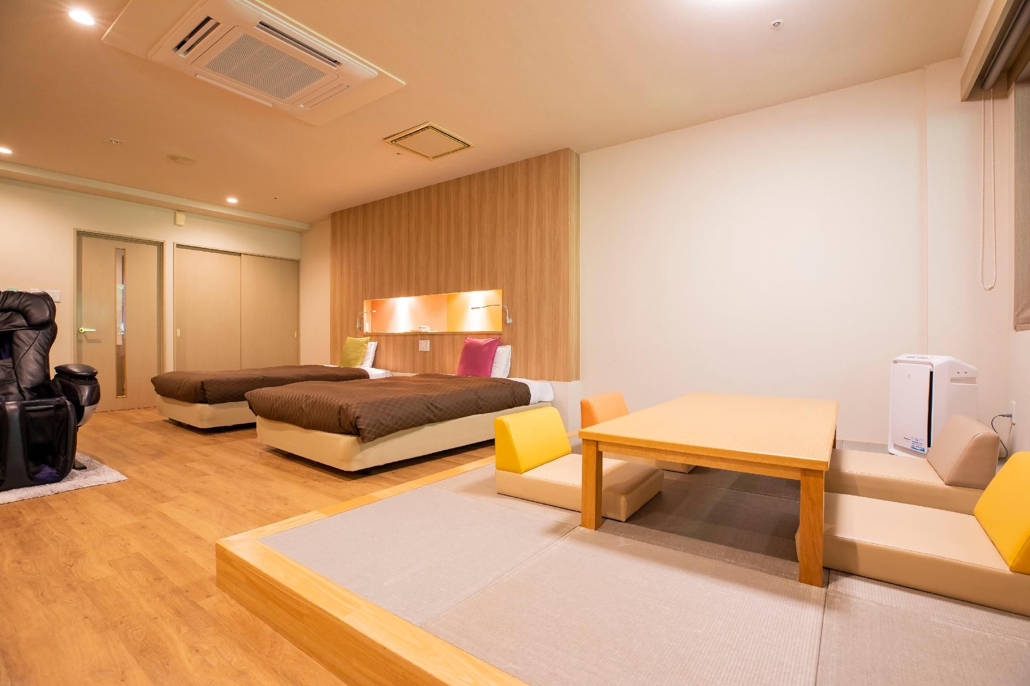 Japanese-Western Style Room with Open-Air Bath