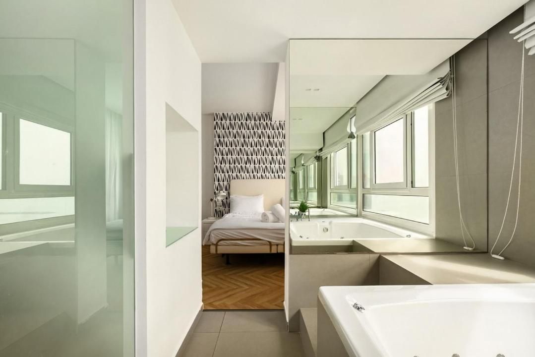 Four-Bedroom Apartment with Balcony