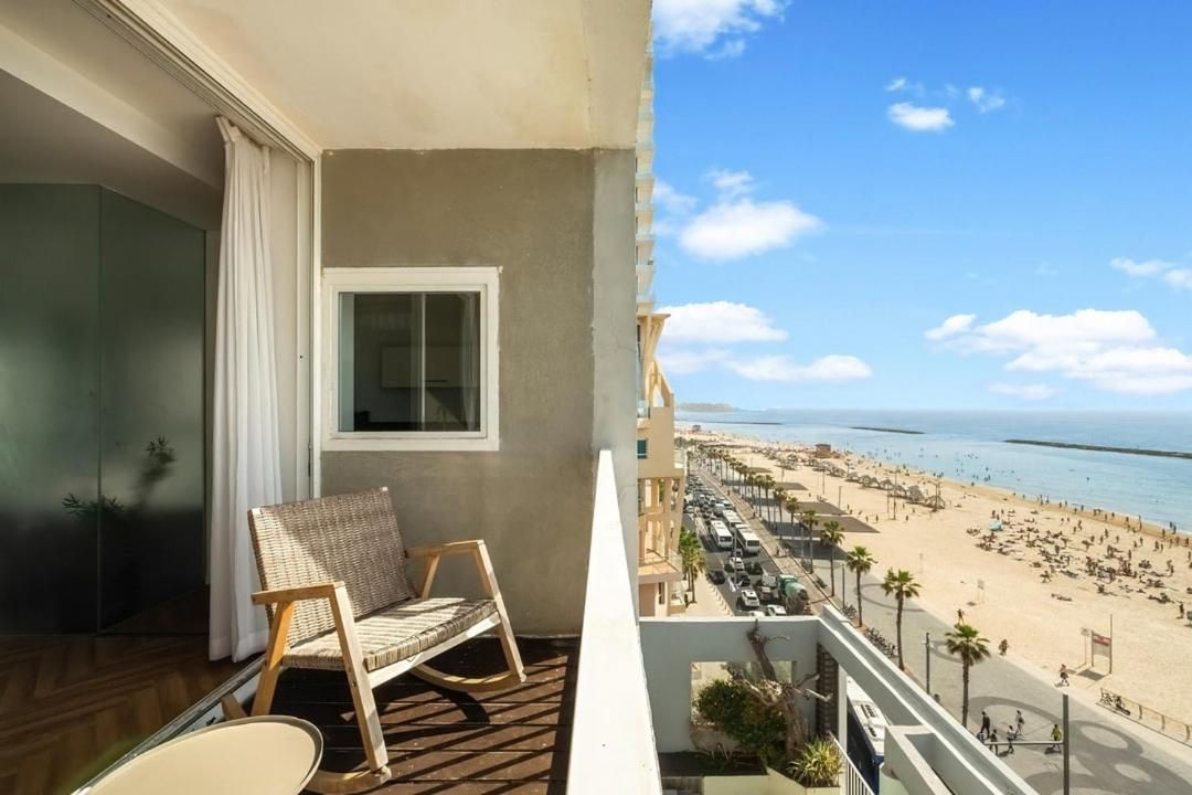 Three-Bedroom Apartment with Sea View