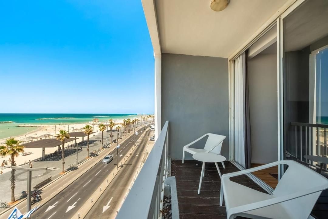 Two-Bedroom Apartment with Balcony and Sea View