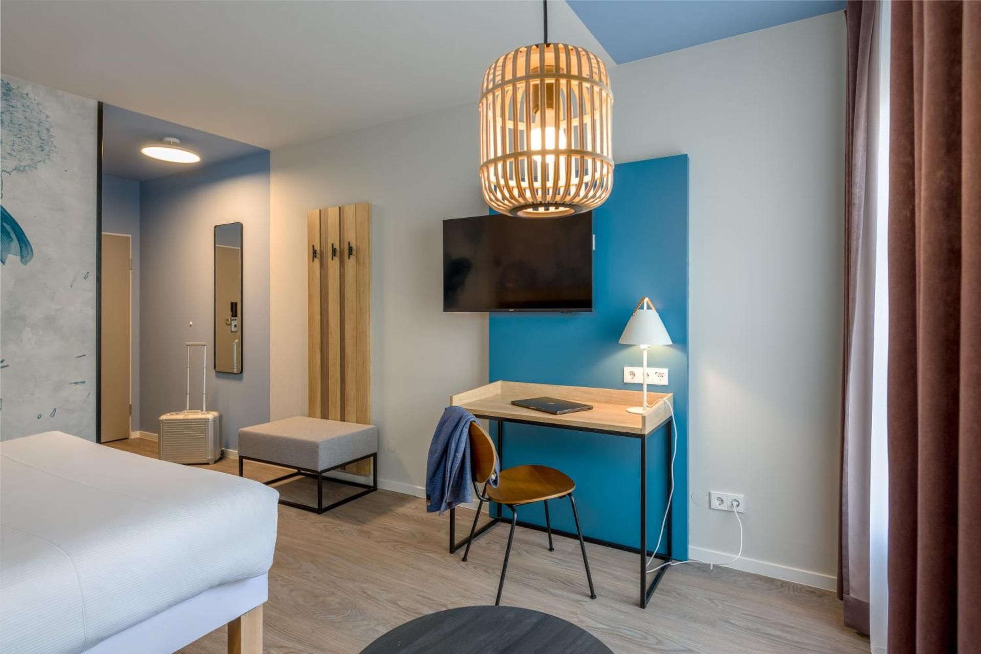 double room with sofa bed