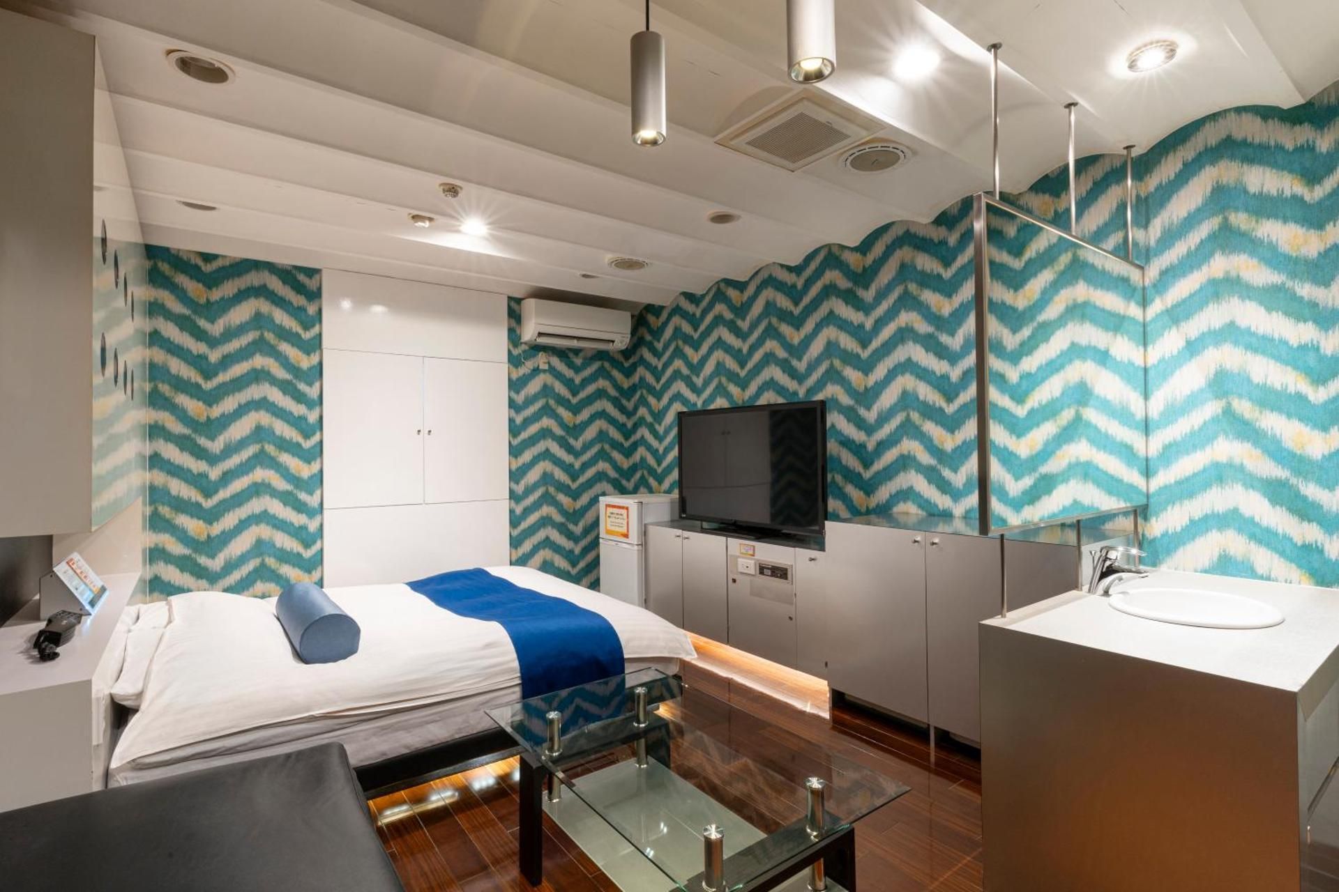 Queen Room with Spa Bath
