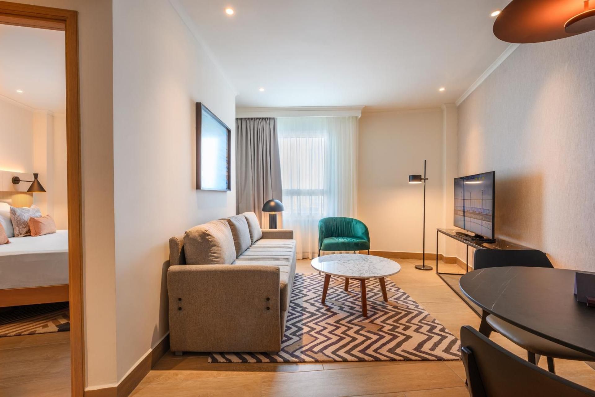 Junior Suite with City View