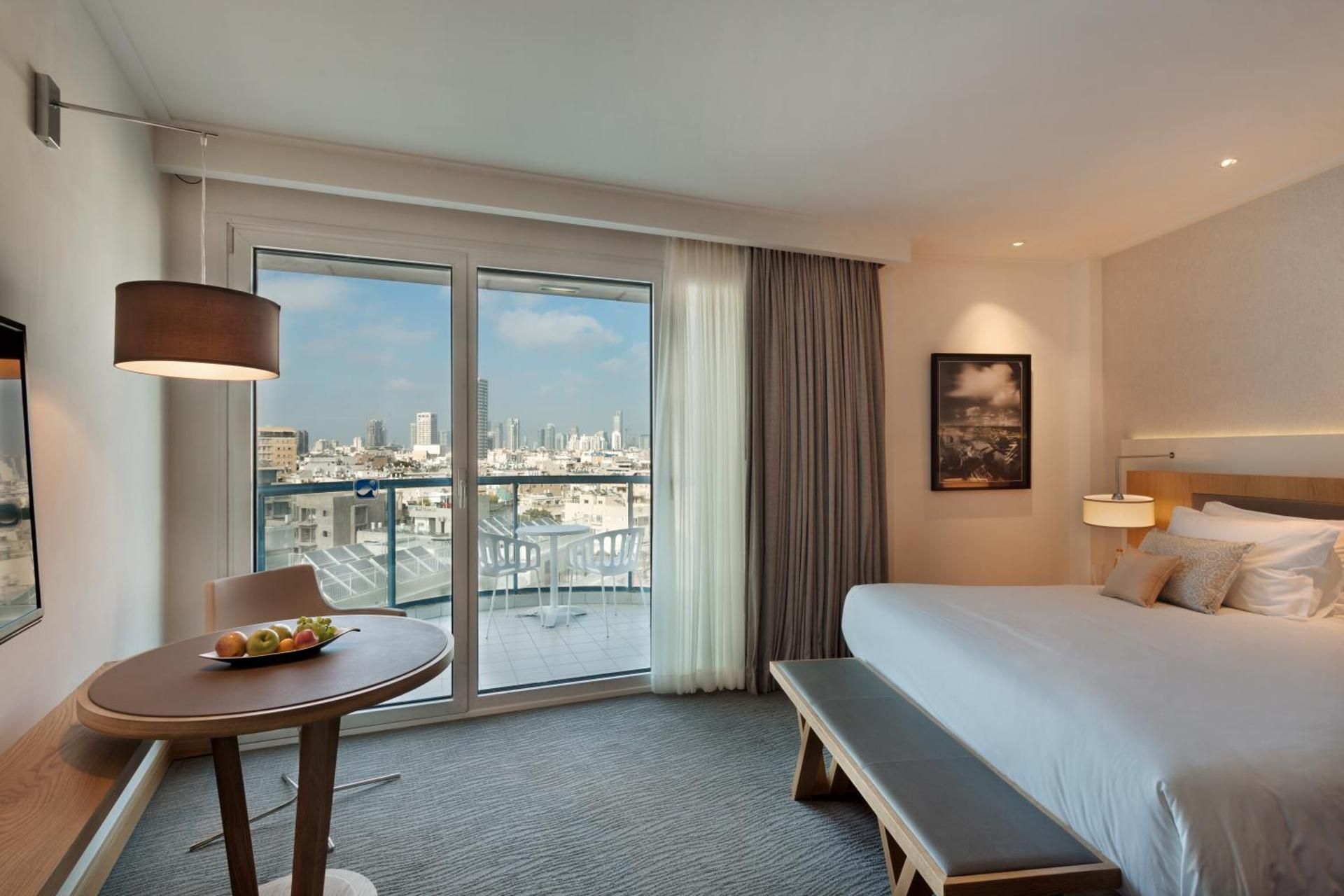 Deluxe Double Room with Balcony and City View (couples only)