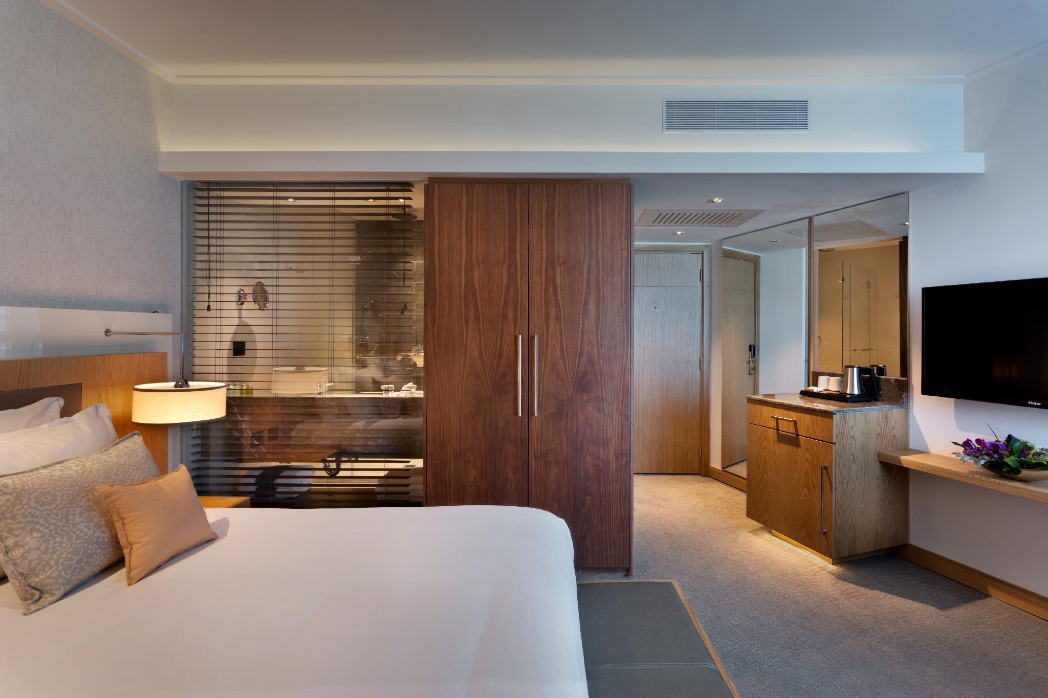 Superior City View Room