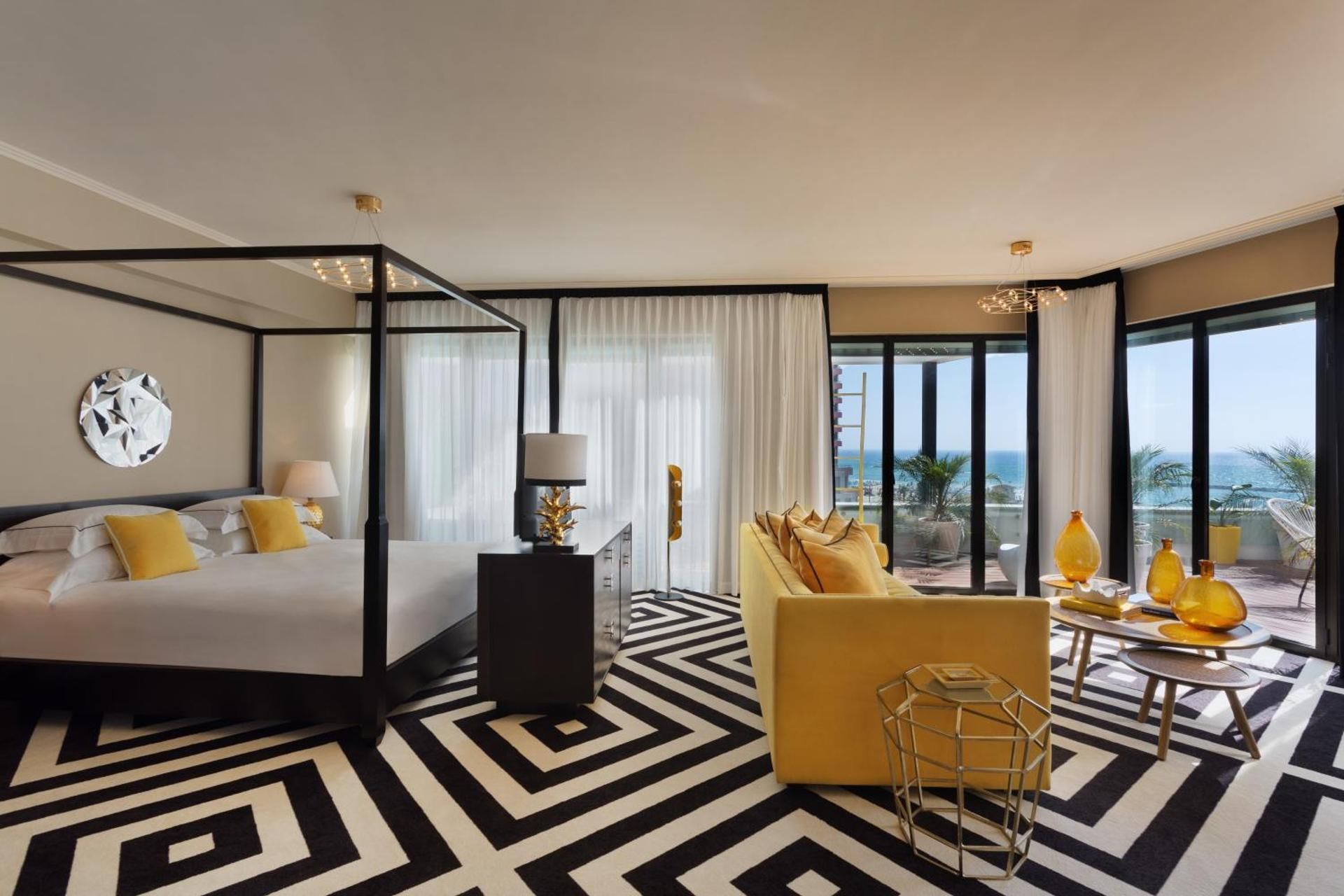 Penthouse Studio