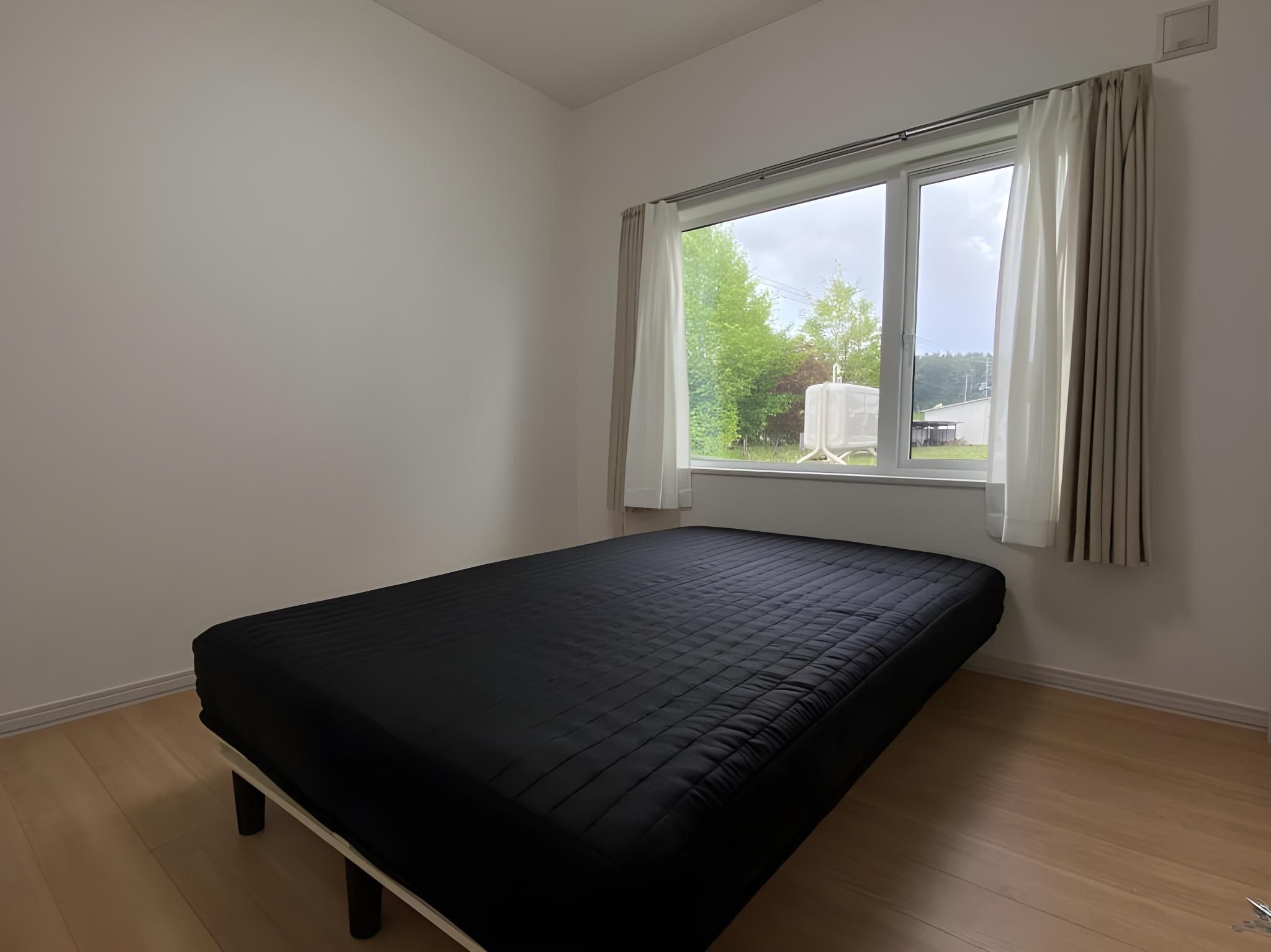 Single Room - Non-Smoking