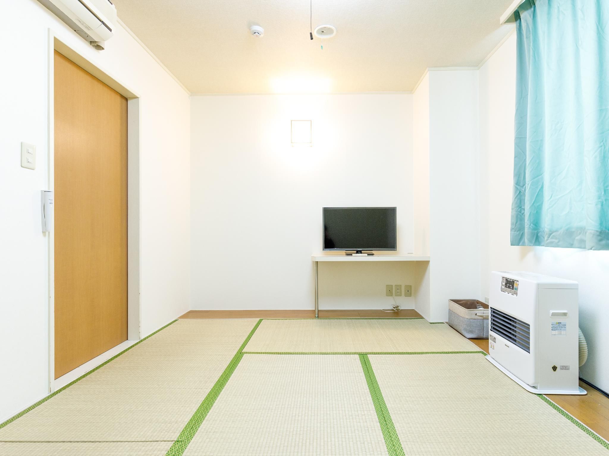 Japanese Style Triple Non-Smoking