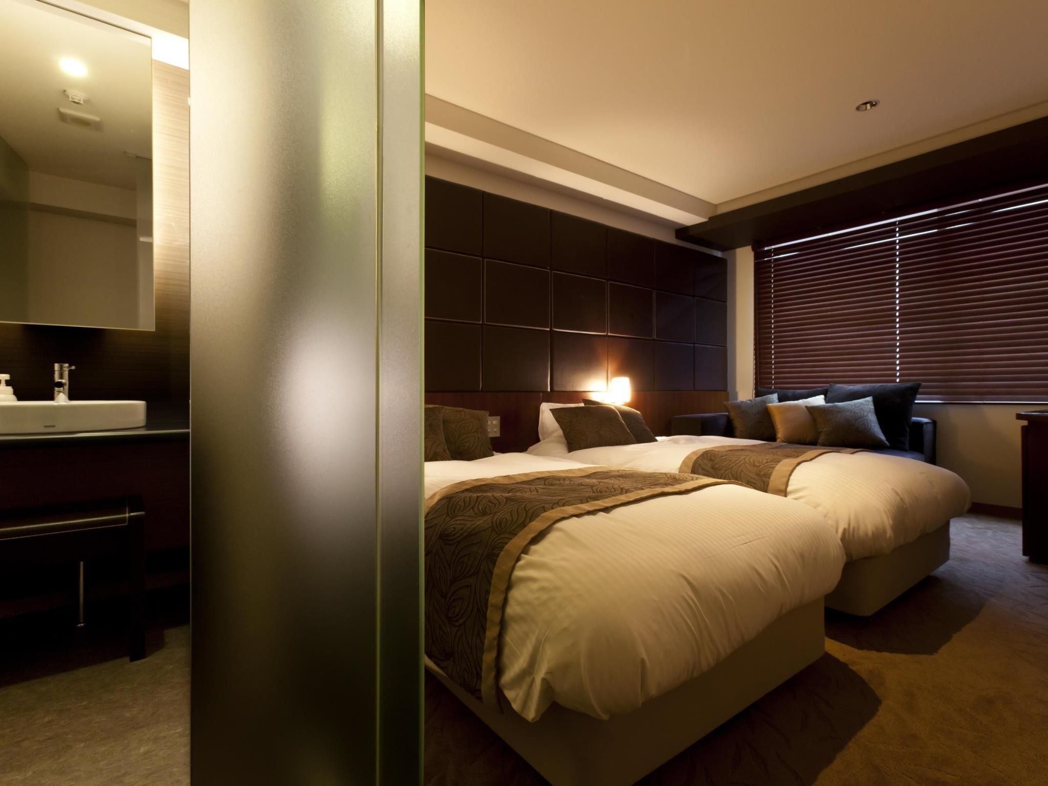 Modern Twin Room - Non-Smoking