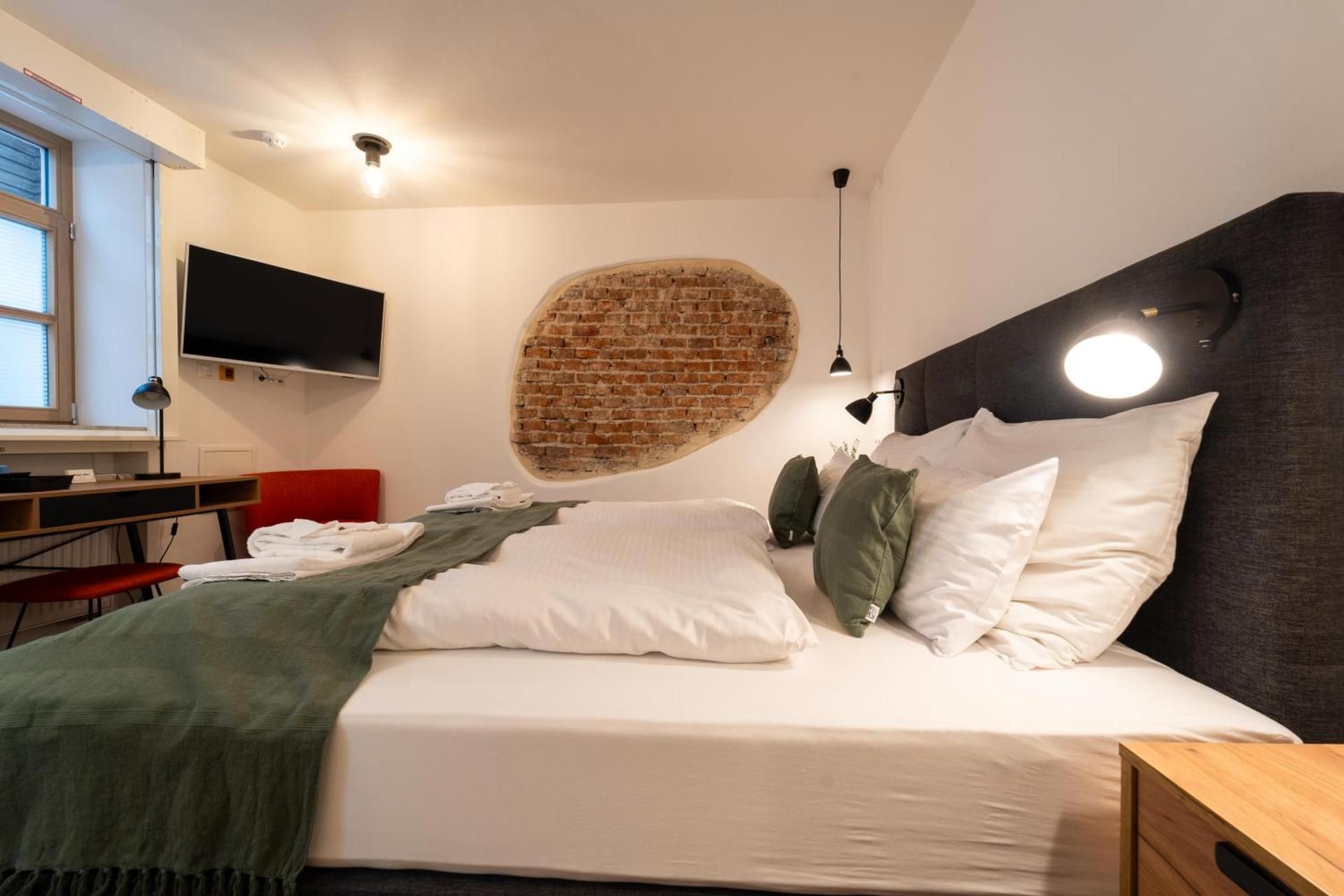 Large Double Room