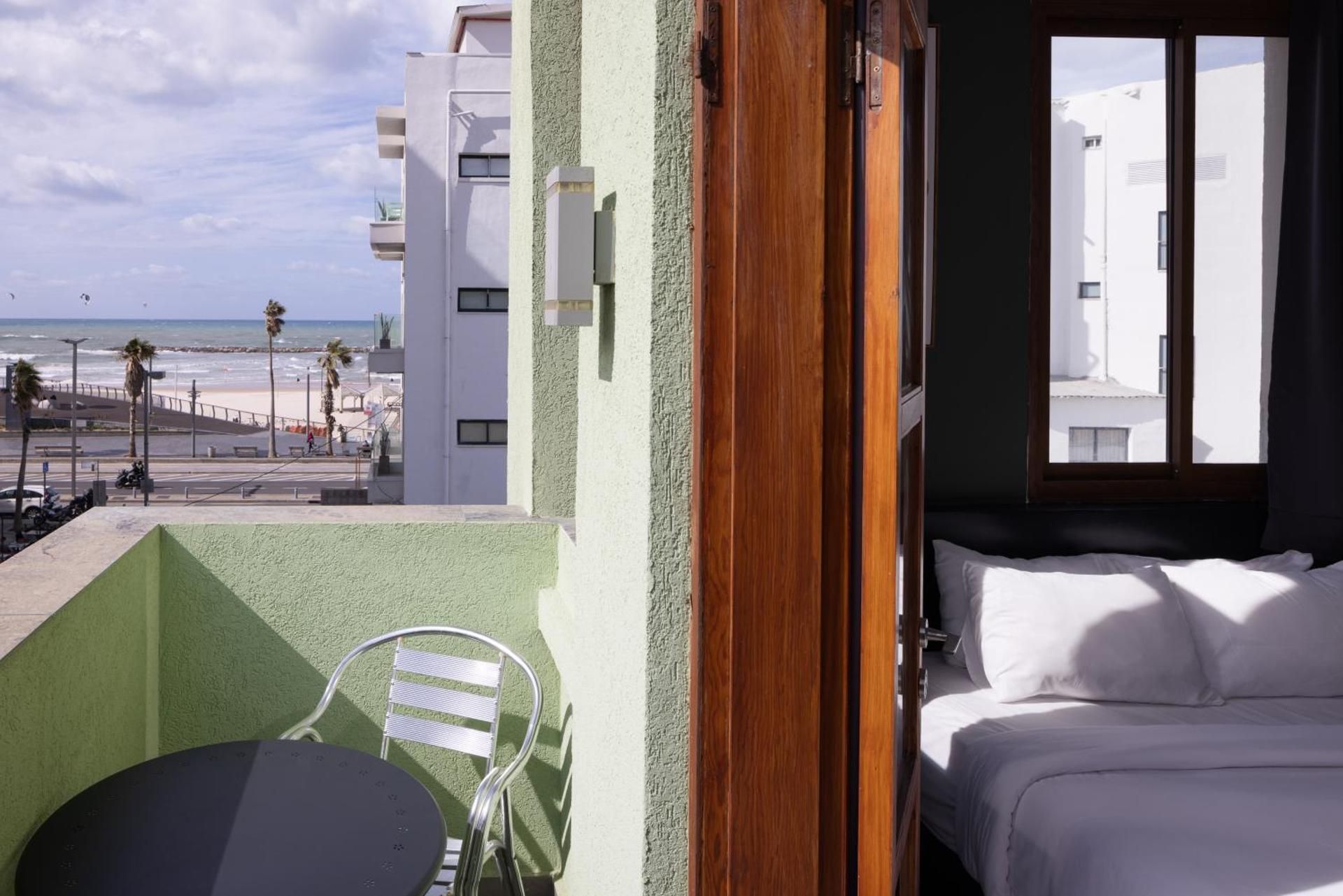 One-Bedroom Apartment (3 Adults)