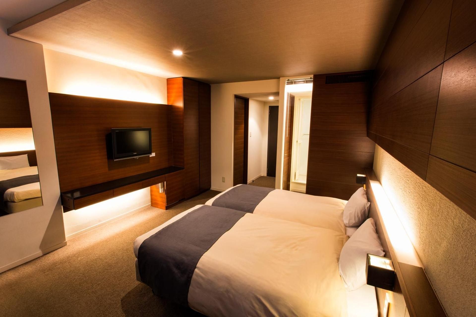 Modern Twin Room with Shared Bathroom - Non-Smoking