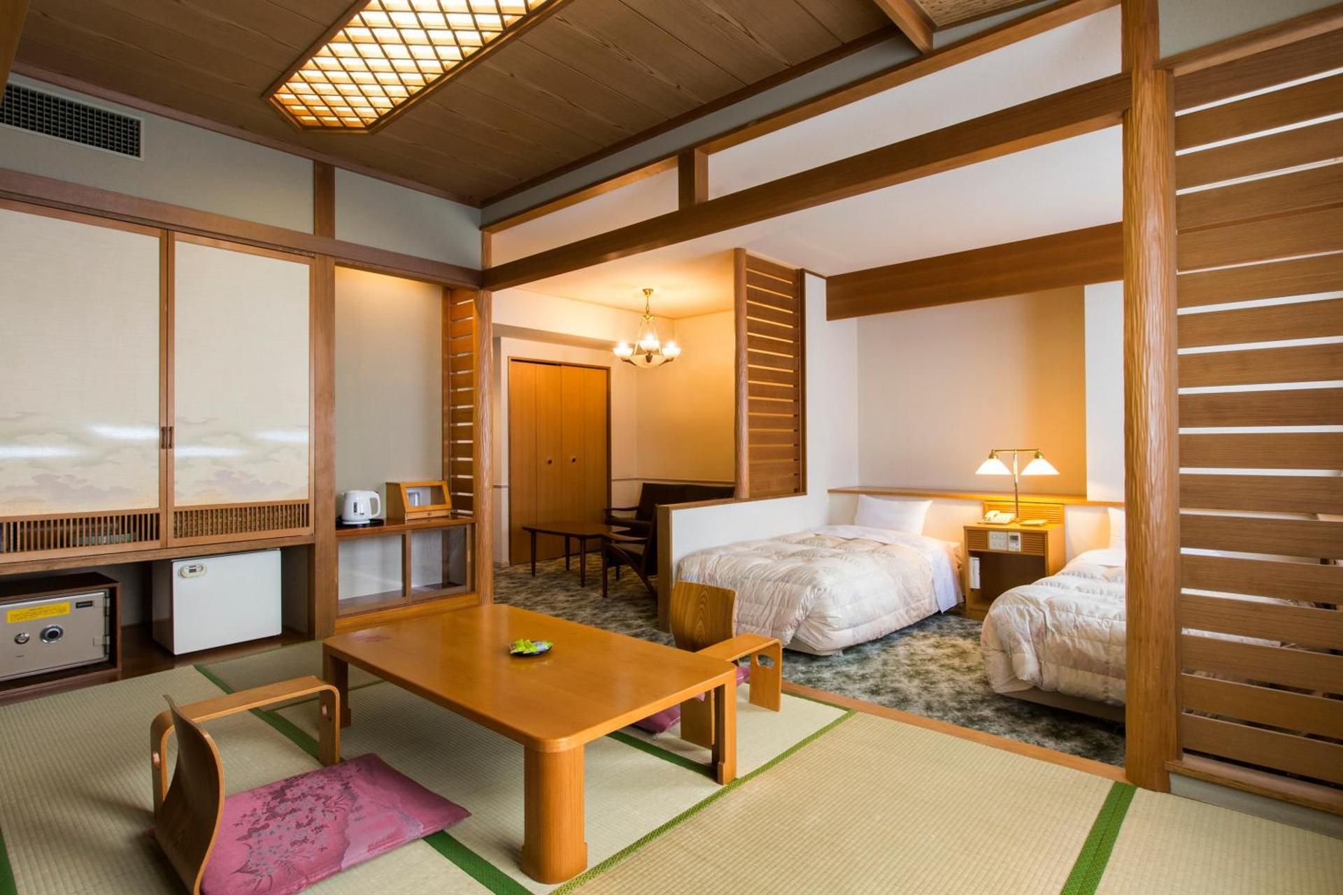 Deluxe Family Room