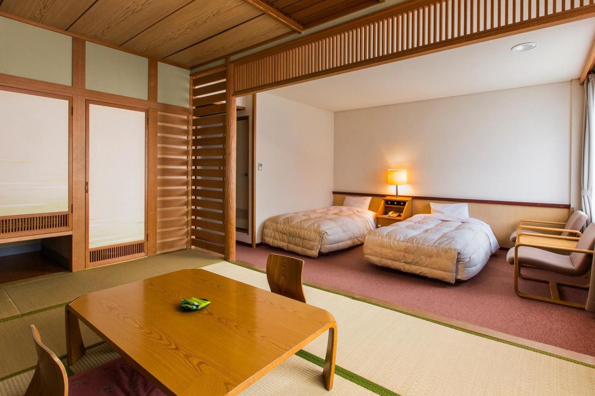 Room Selected at Check In with Shared Bathroom - Non-Smoking