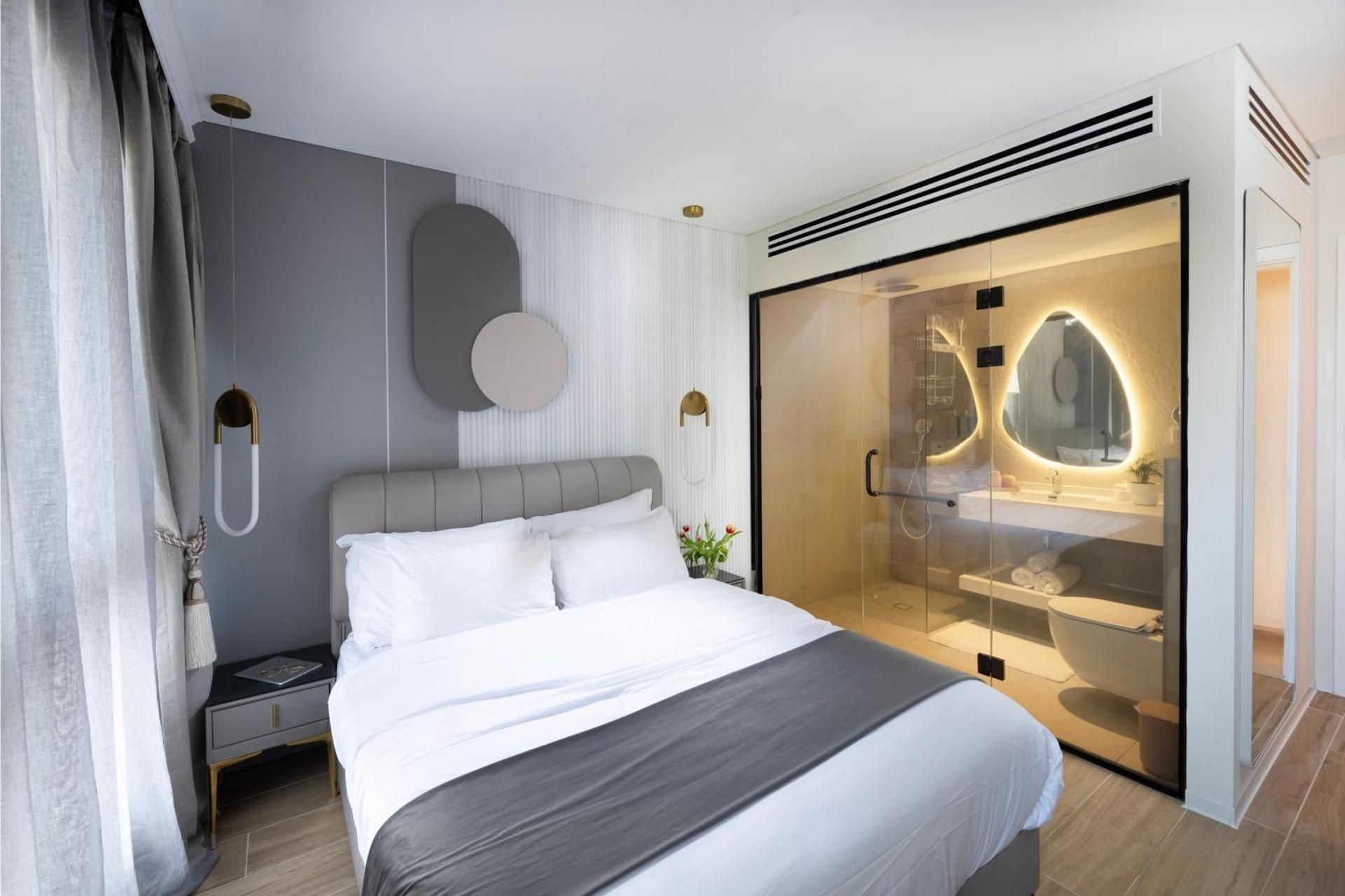 Allenbeach TLV- apart Hotel- Adults only Deluxe Double Room