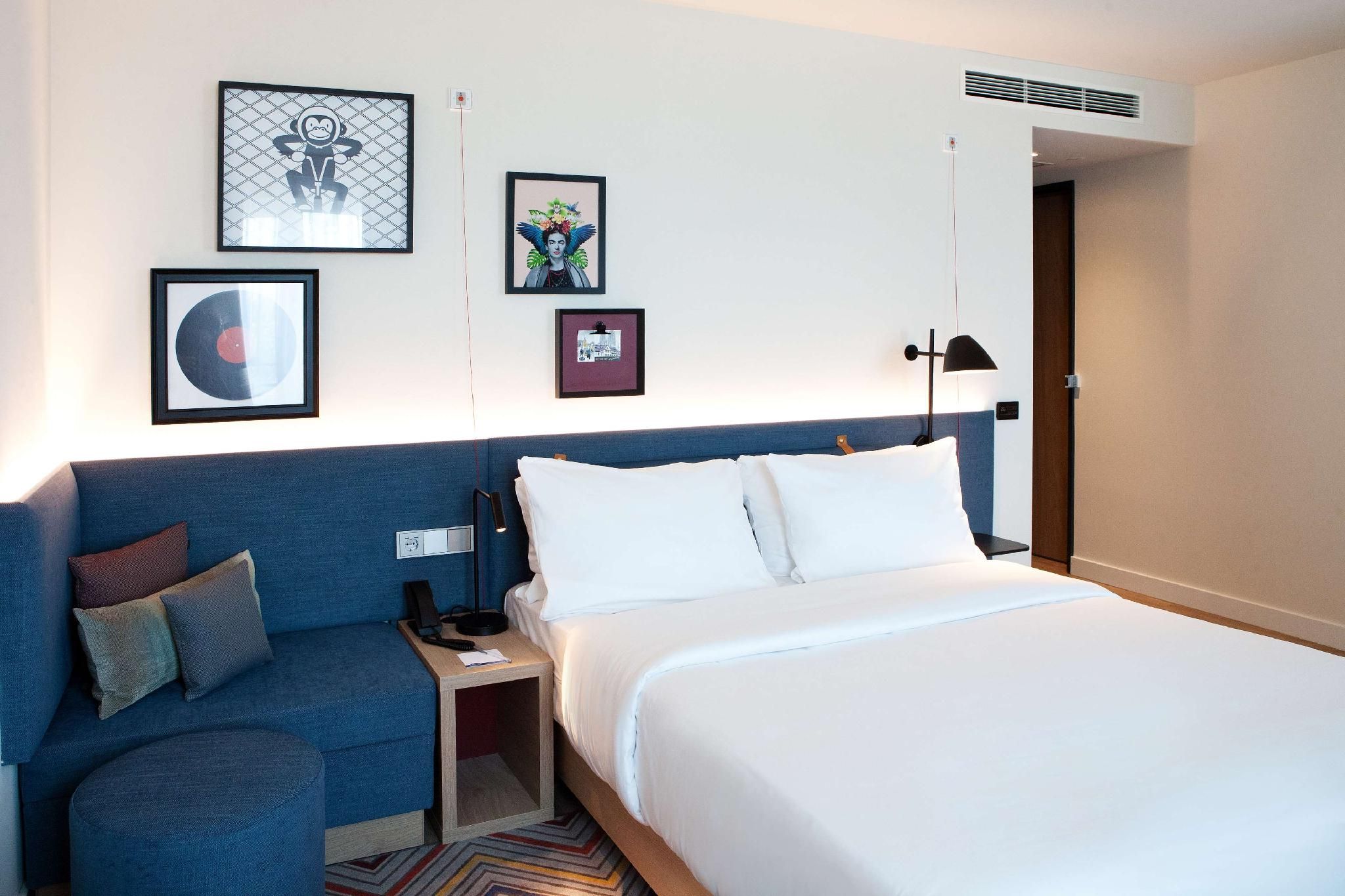 Hampton by Hilton Regensburg Queen Accessible Room