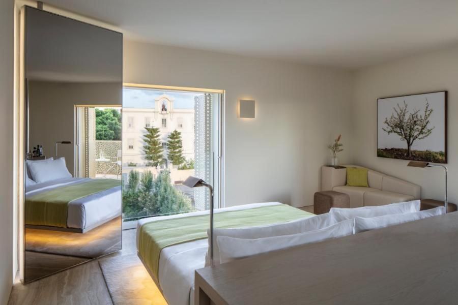 JUNIOR SUITE CORNER VIEW