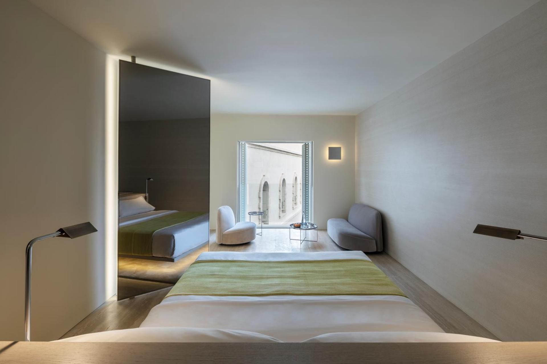 Executive Pool View Room