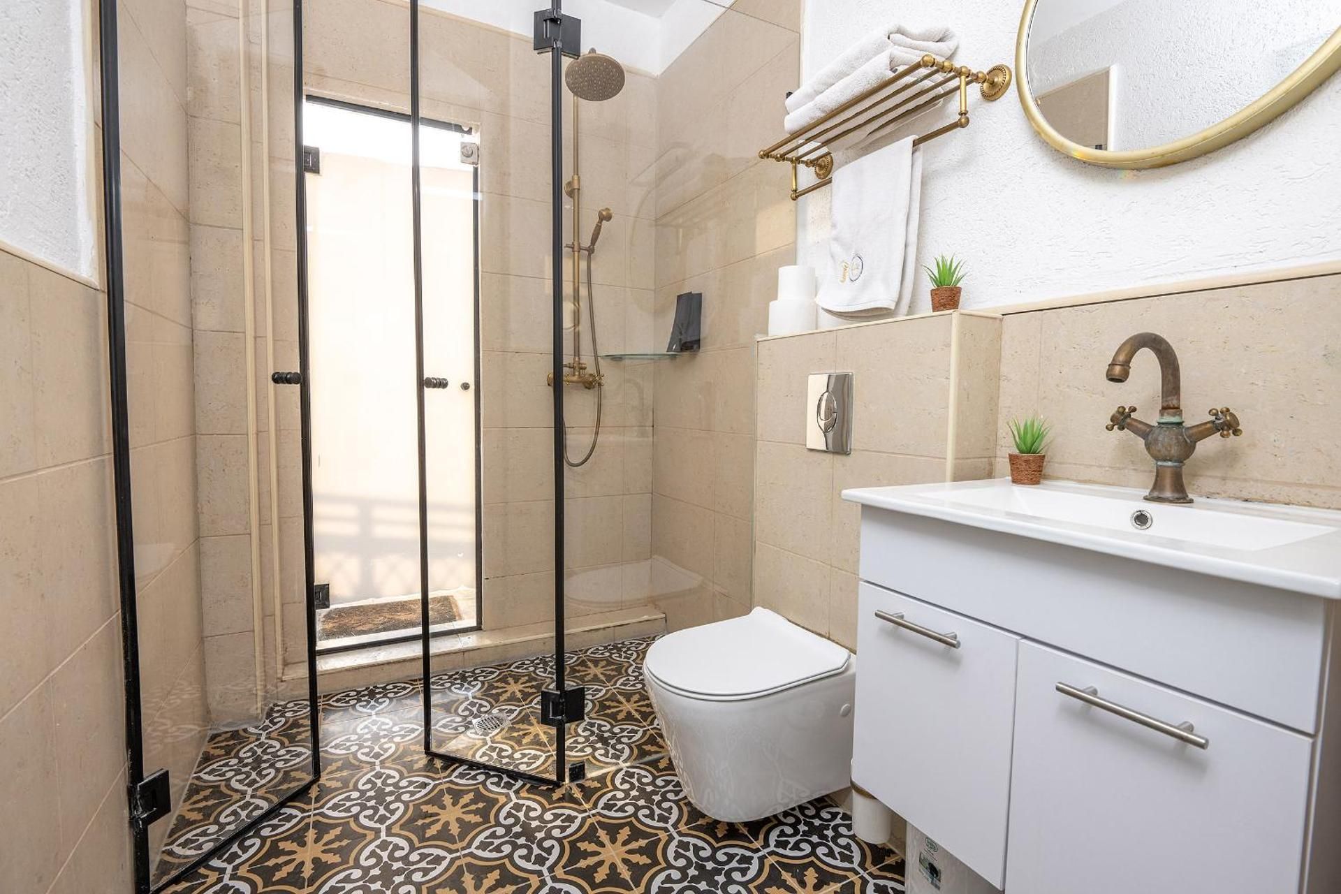 פנטהאוז ו2 דירות אירוח מהממות ומעוצבות בתל אביב One-Bedroom Apartment with Balcony 2