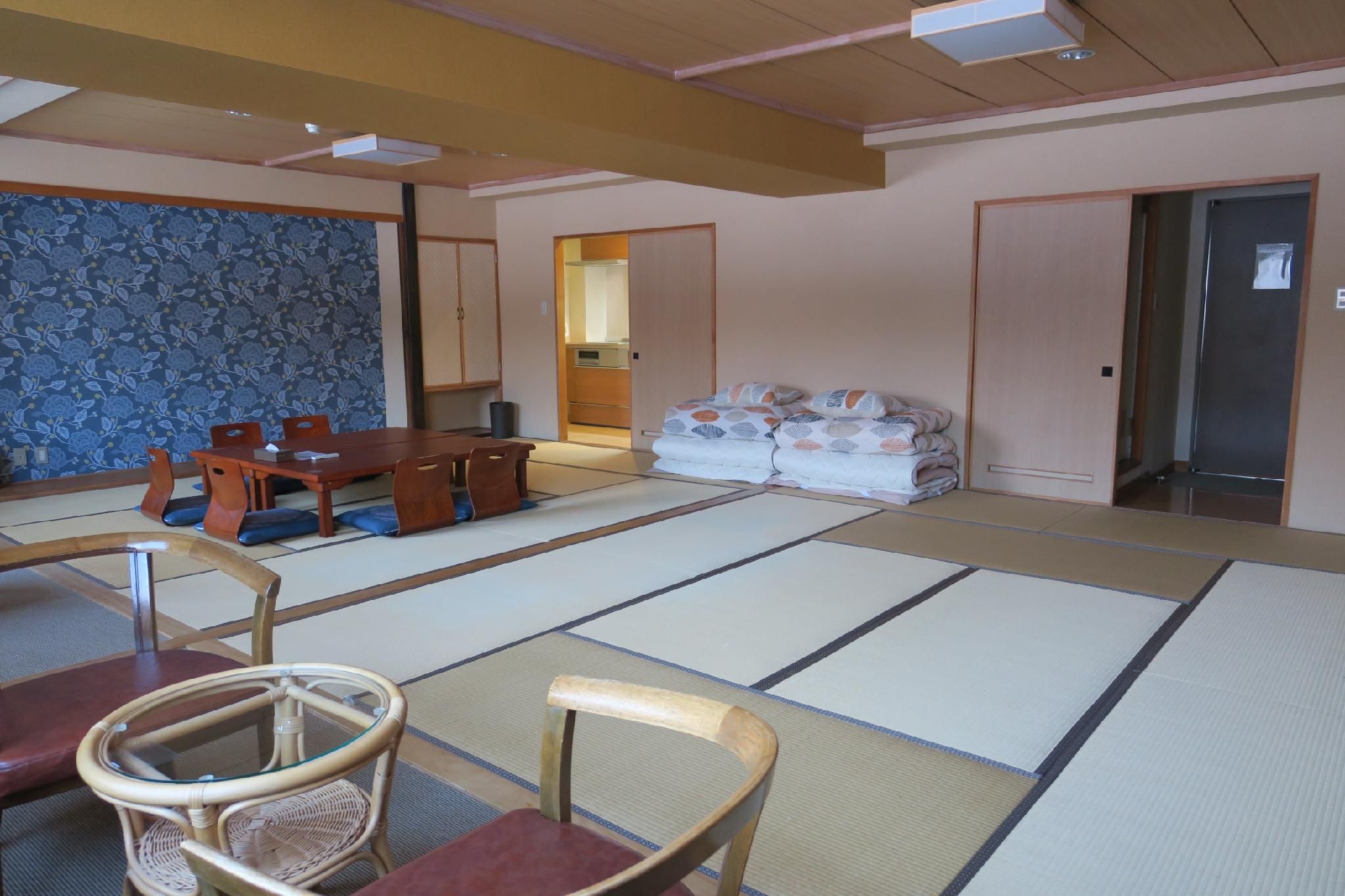 Large Japanese Style Room