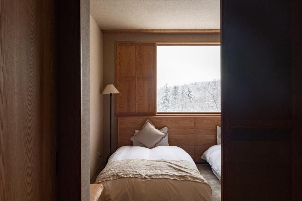 Moderate Twin Room with Shared Bathroom - Non-Smoking