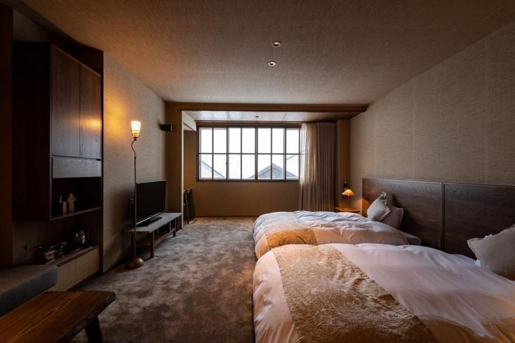 Superior Twin Room with Shared bathroom - Non-Smoking