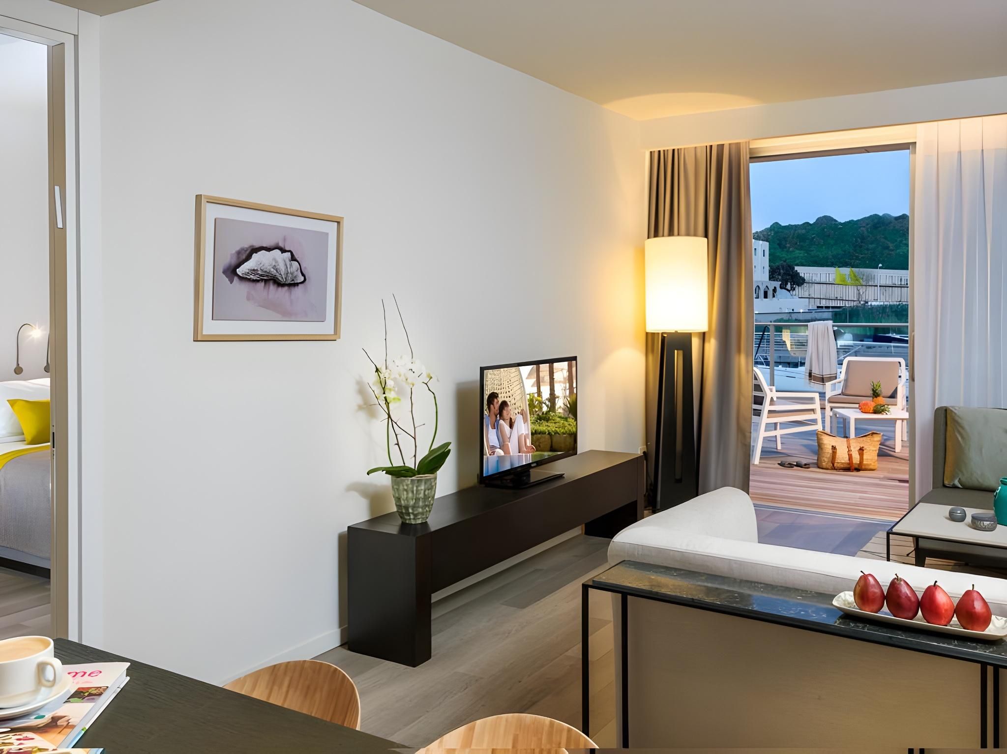 Executive Family Room