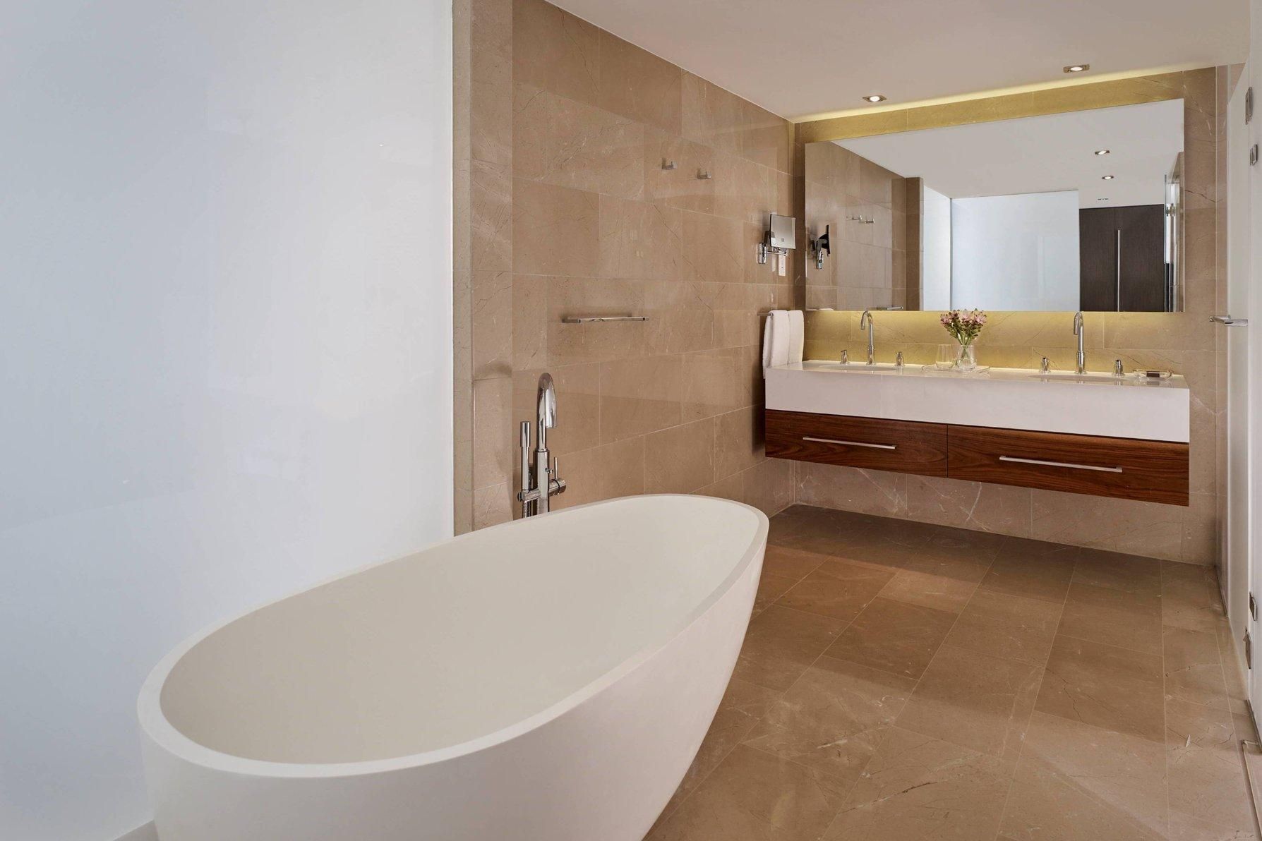 One Bedroom Suite, 1 Bedroom Suite, 1 King, Sea view, Balcony