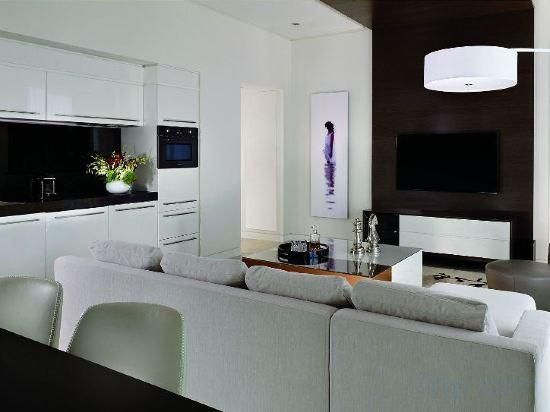 Two Bedroom Suite, 2 Bedroom Suite, Bedroom 1: 1 Queen, Bedroom 2: 2 Twin, Sea View, Balcony